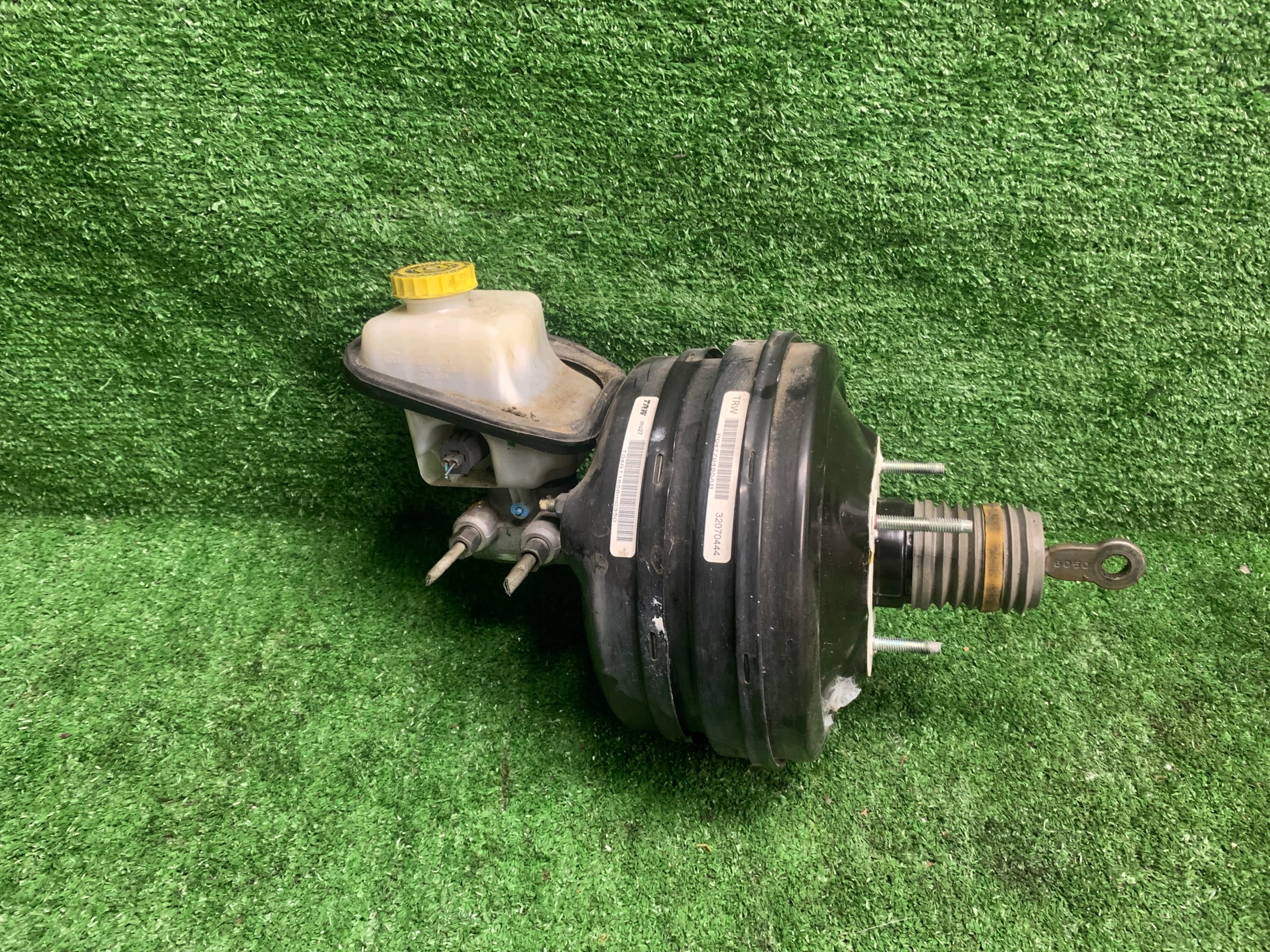 Chrysler 300C servo servo bubanj 3.0L v6 32070444 P04779485AB
