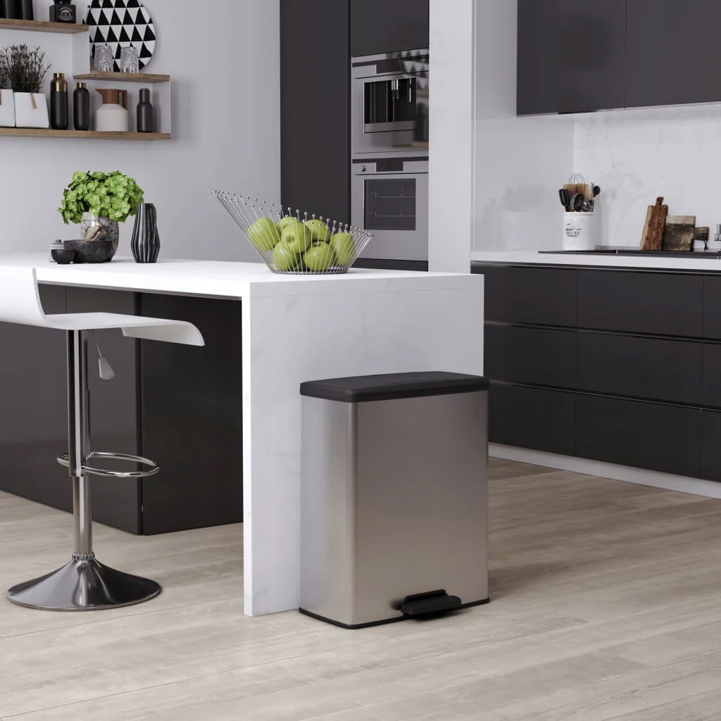Levně Curver Pedálový odpadkový koš Deco 65 l stříbrný