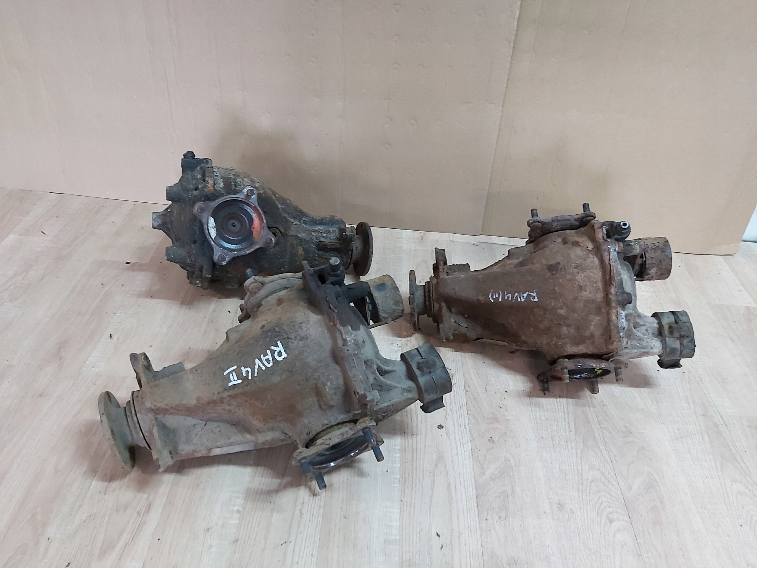 Toyota RAV4 II задній міст задній диференціал