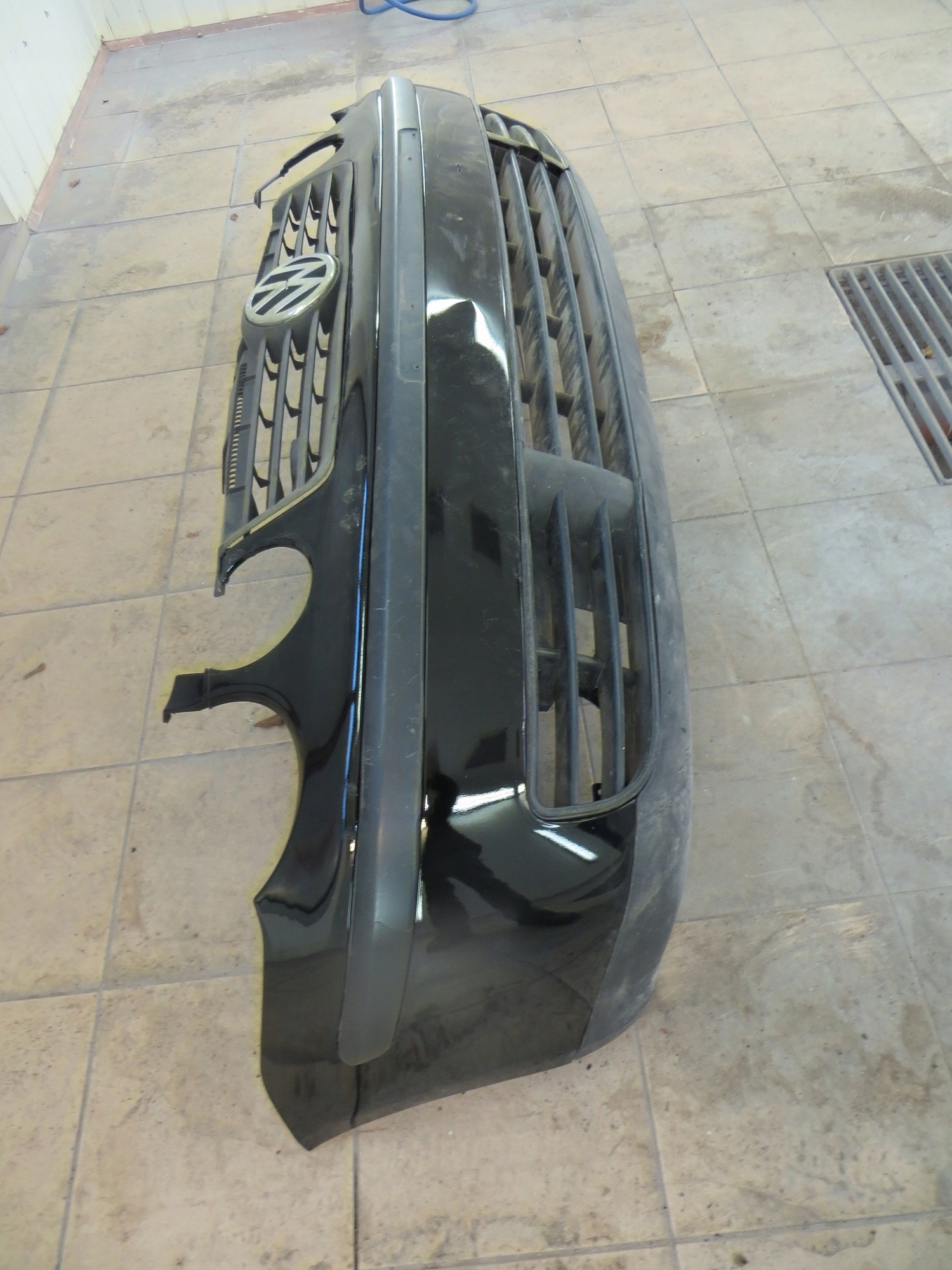 VW POLO IVn перед капот L041