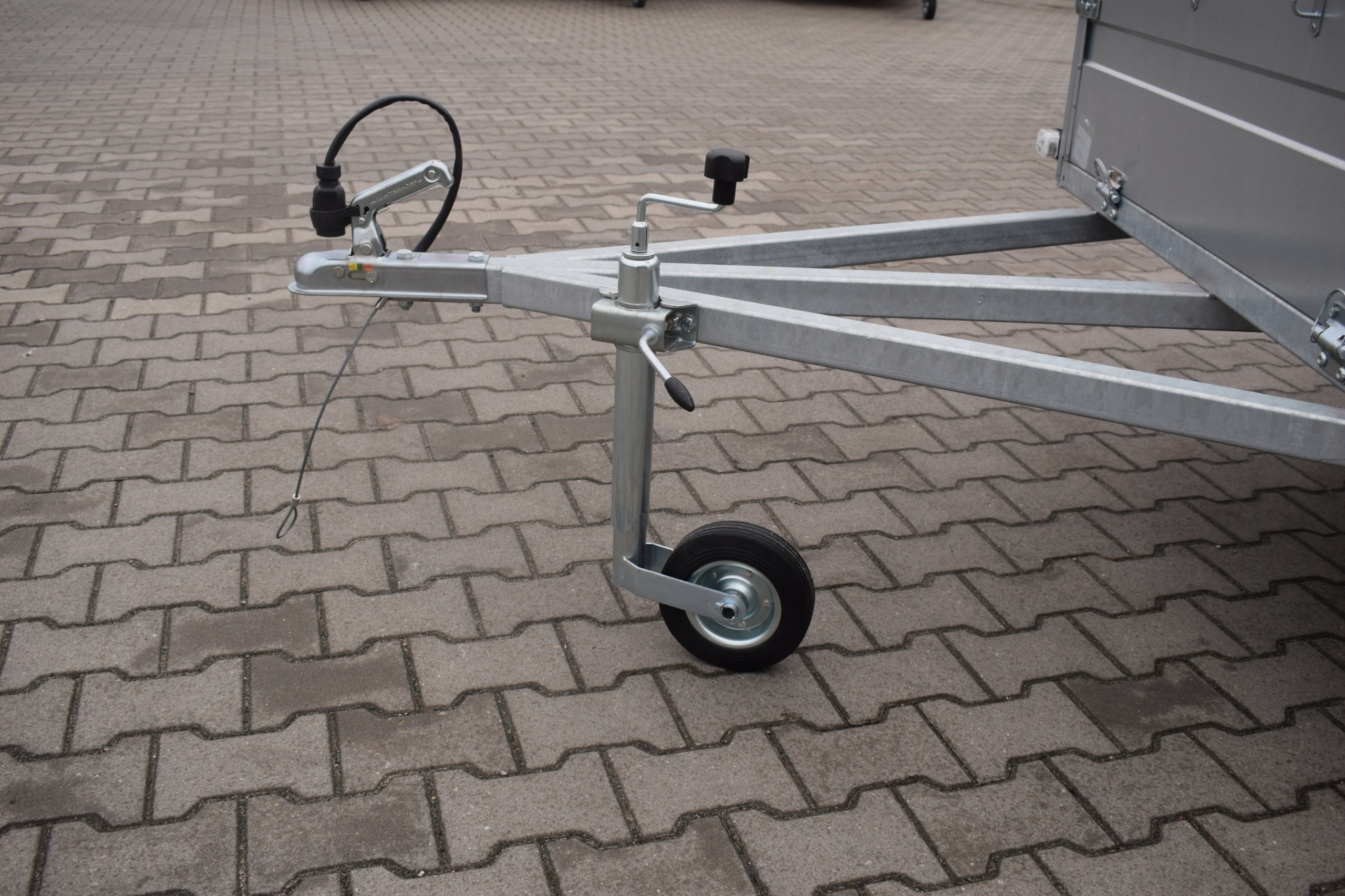 KÓŁKO KOŁO PODPOROWE Z UCHWYTEM 200kg MANEWROWE WSPORCZE DO PRZYCZEPY OBEJM Marka Granit