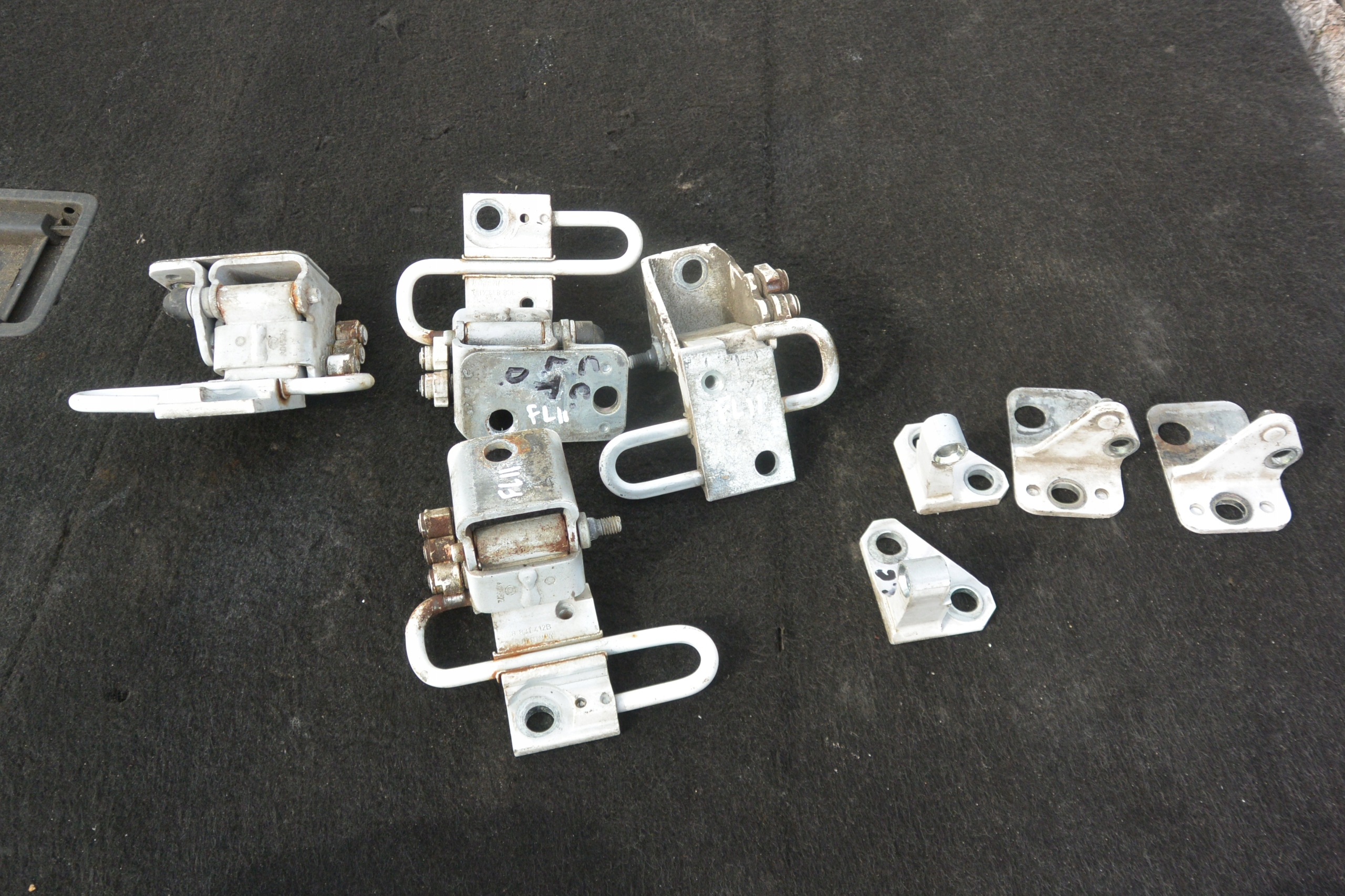hinge door front rear part VW PASSAT CC LIFT LC9A