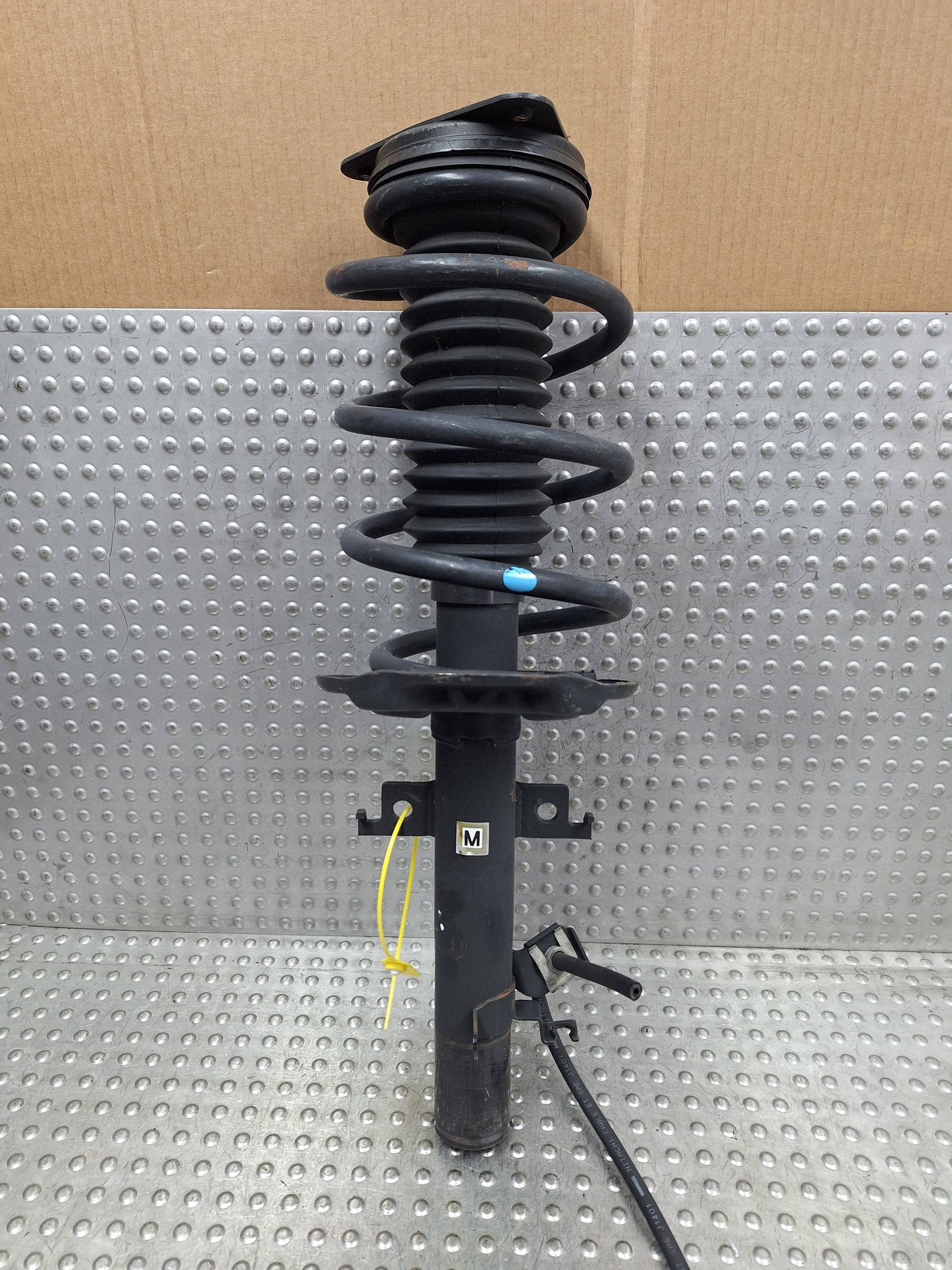 shock absorber right front NISSAN X-TRAIL T32 14-21 54302-4BD0A