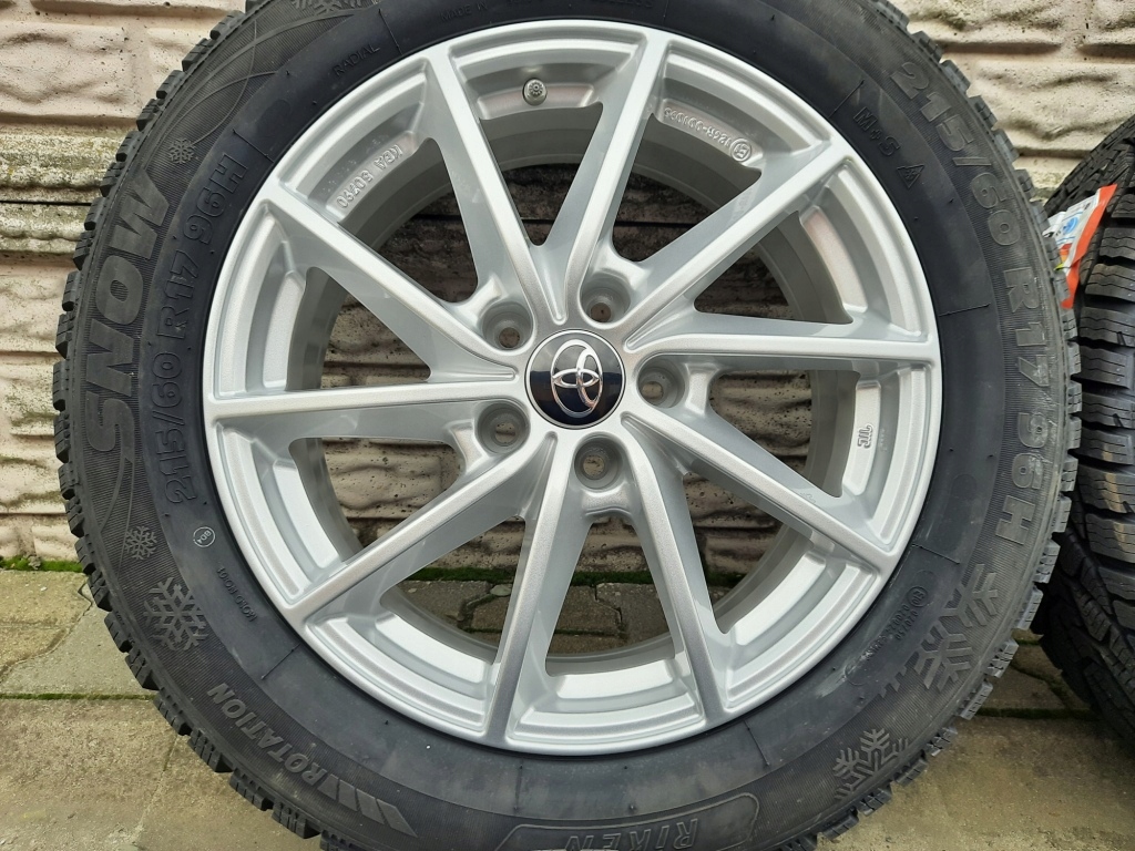 TOYOTA CHR CH R KOLA ZIMOWE 215 60R17 CZUJNIKI Tires brand Riken