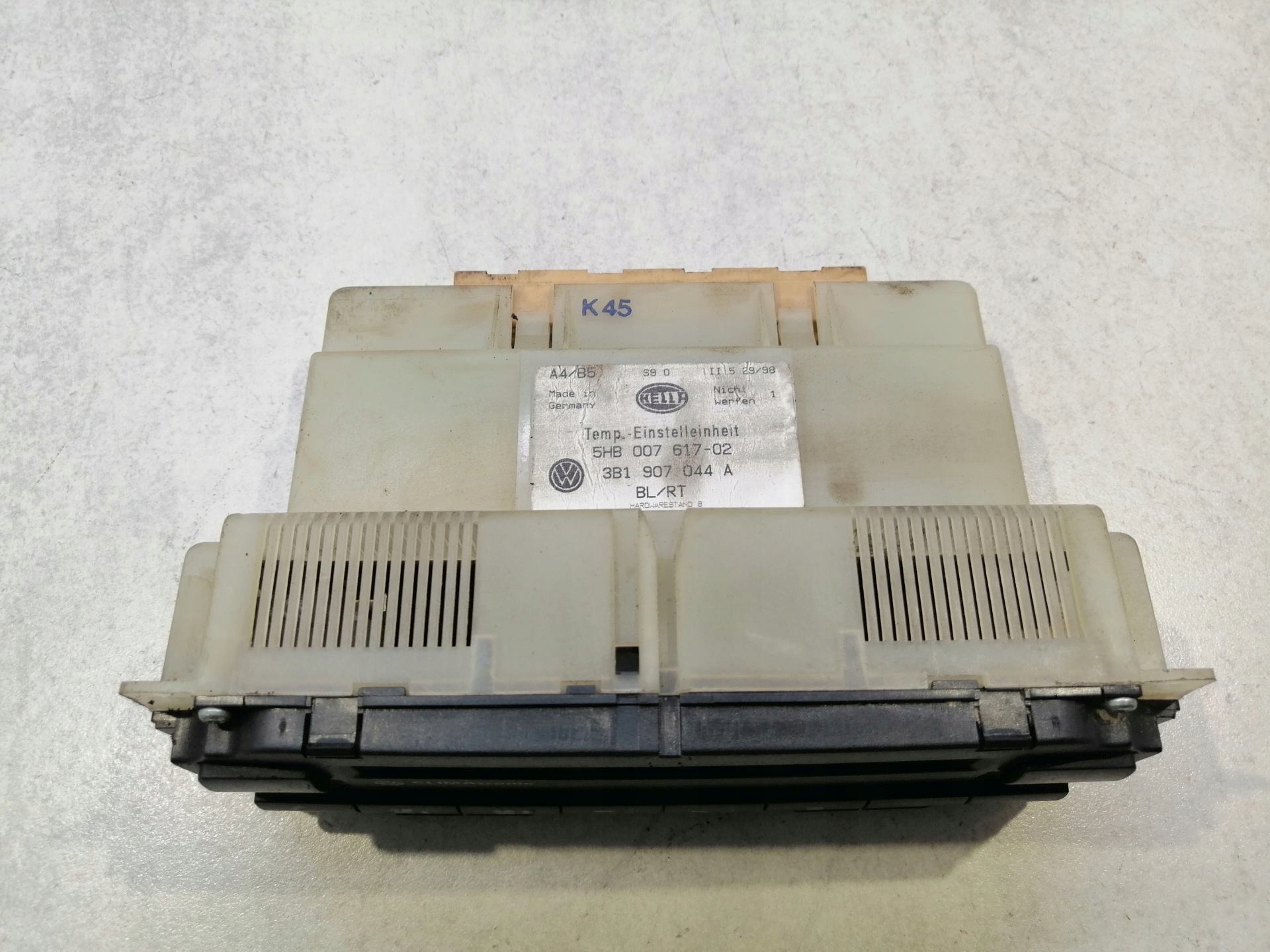 PANEL klimatizaci VW PASSAT B5 1.8 5HB00761702