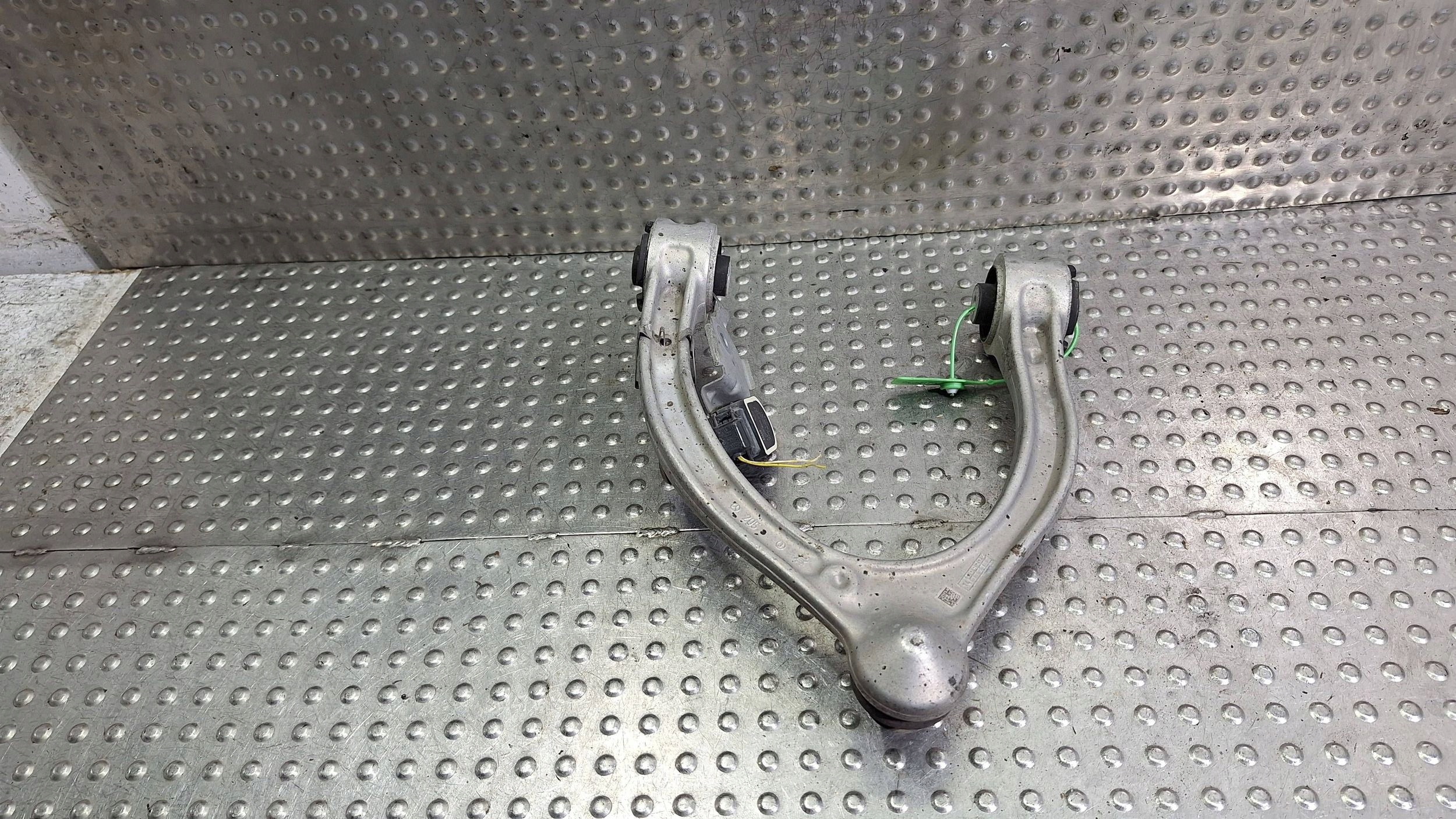 arm left front upper MERCEDES C-KLASA W205