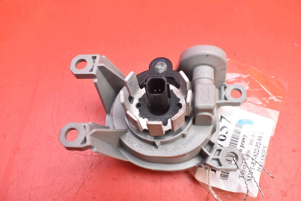 fog light right front front 190585 TOYOTA YARIS 4 IV 20-24