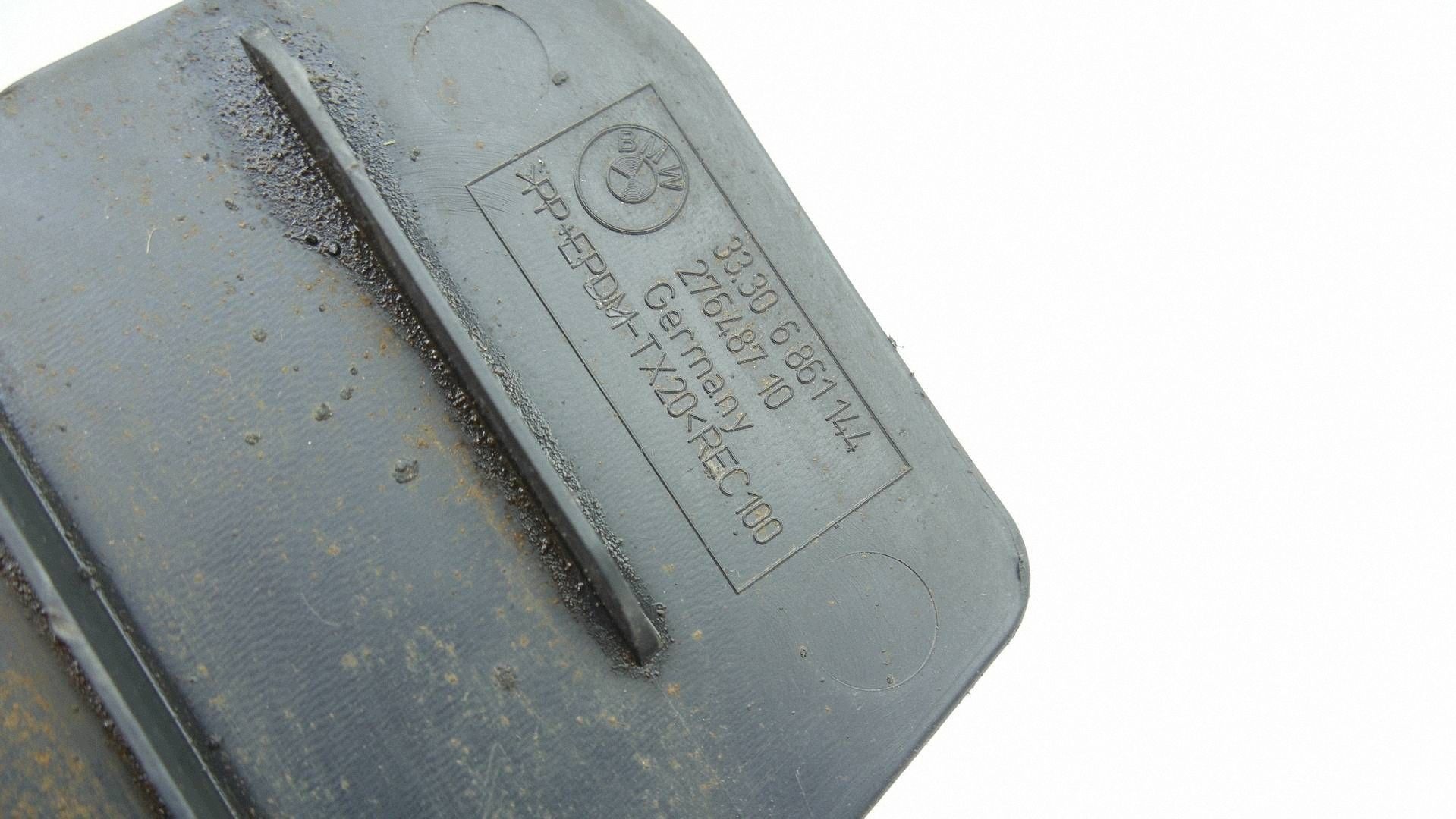 abdeckung Blende Abdeckung Unterfahrschutz des Querlenkers rechts heck BMW G30 G31 6861144