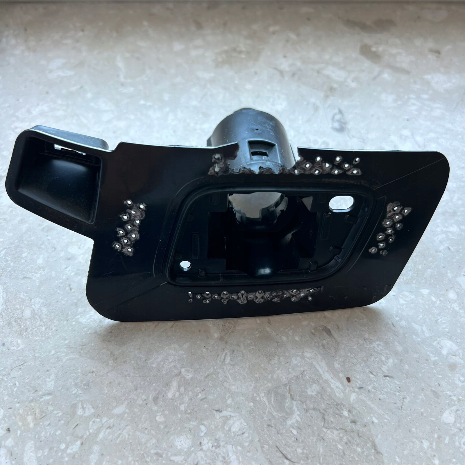 VOLVO XC60 II R-design 2021-> bracket sprysku lights left front 32234938