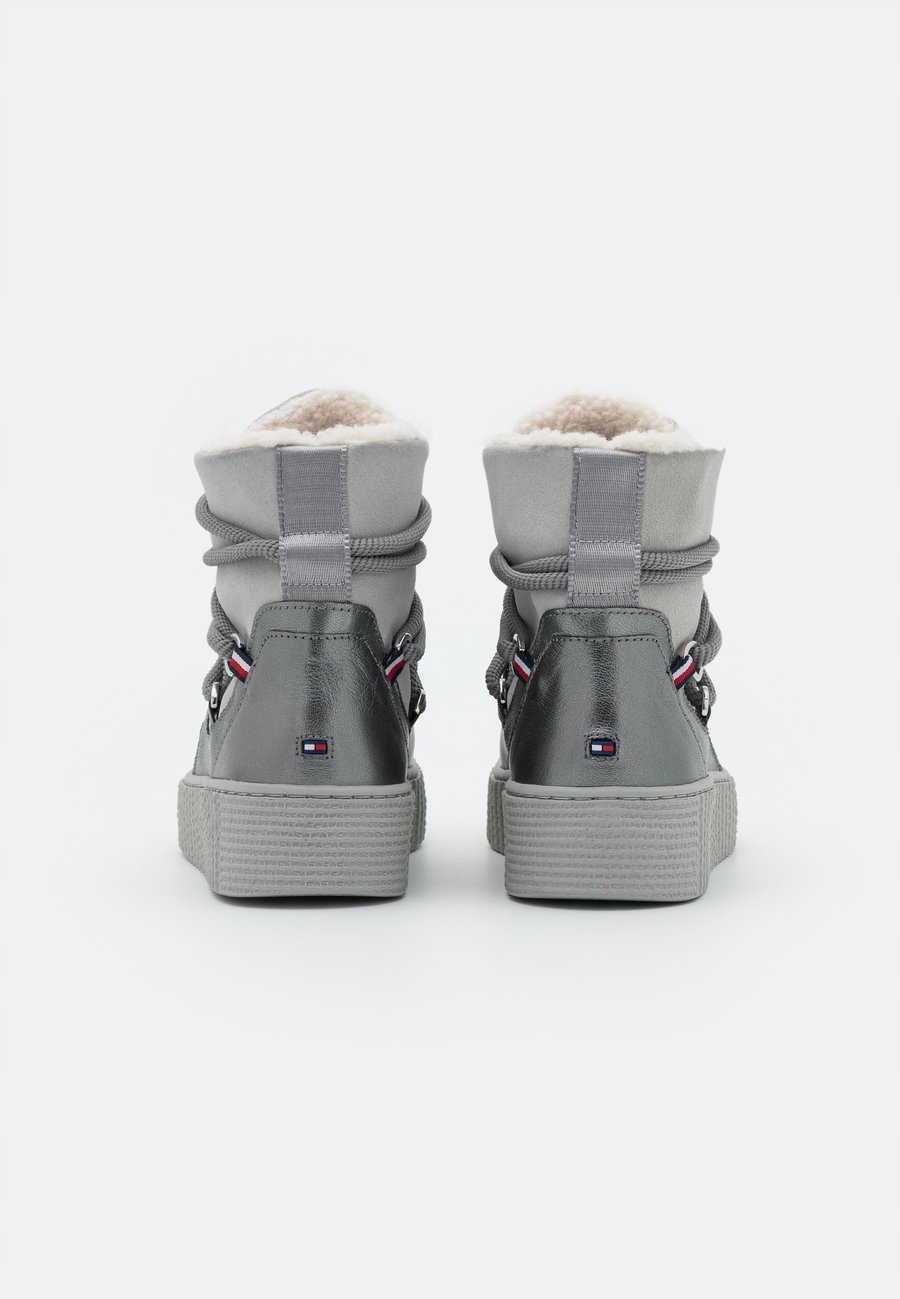 TOMMY HILFIGER WARM LINED ŚNIEGOWCE SKÓRA 42 1TFL Oryginalne opakowanie producenta brak