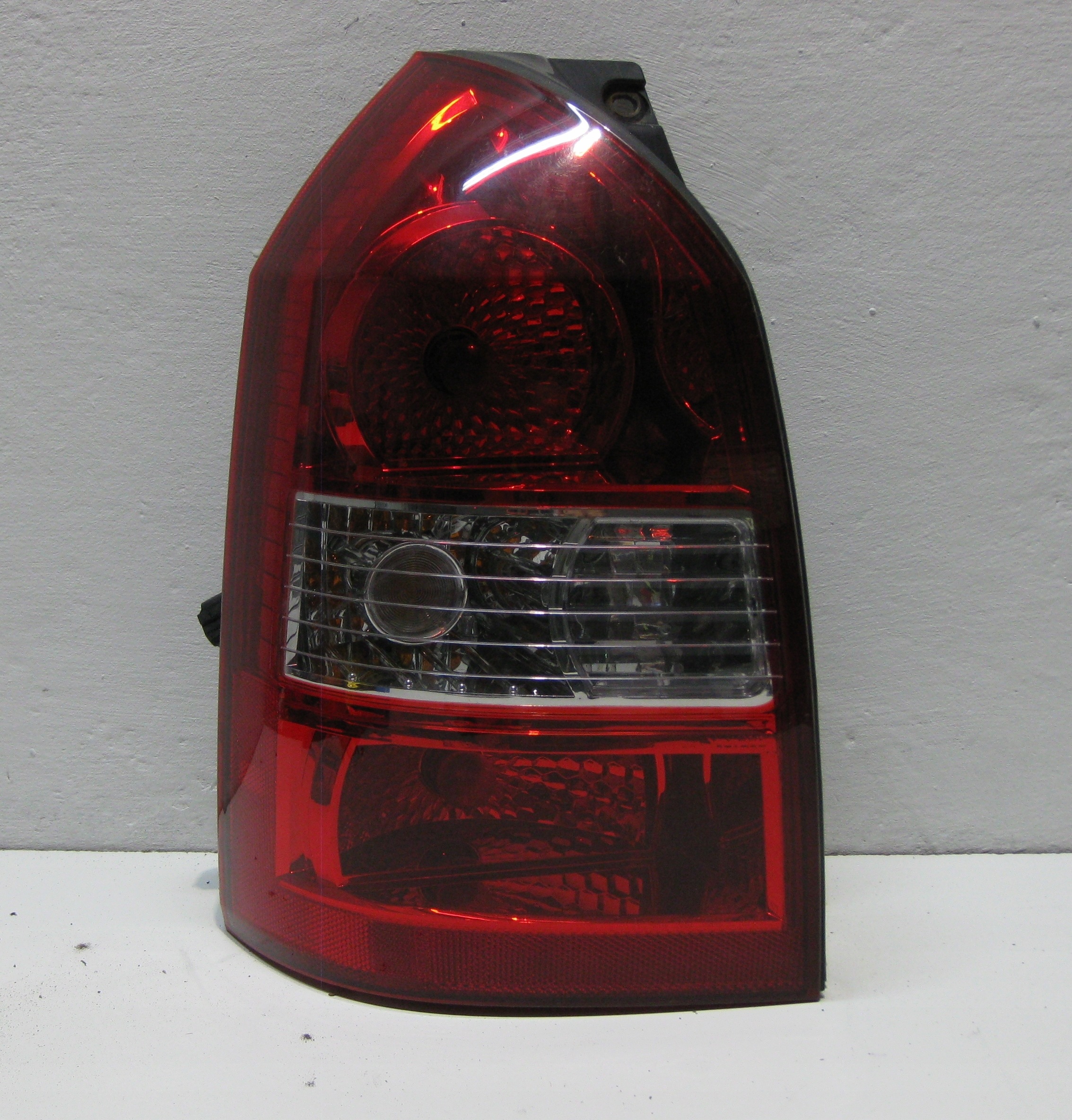 HYUNDAI TUCSON and 08R light left rear part