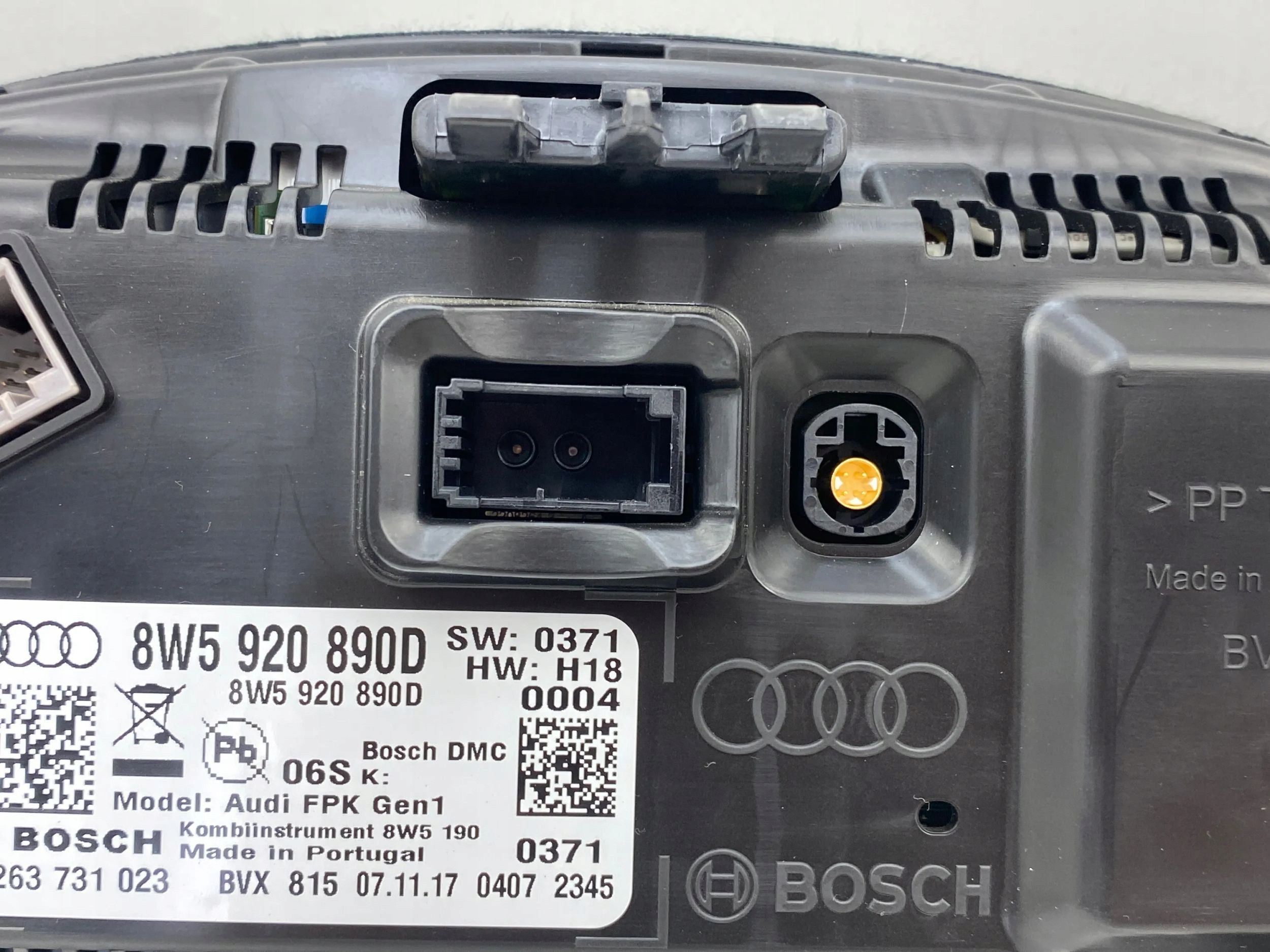 спидометр часы Audi A4 8W5920890D