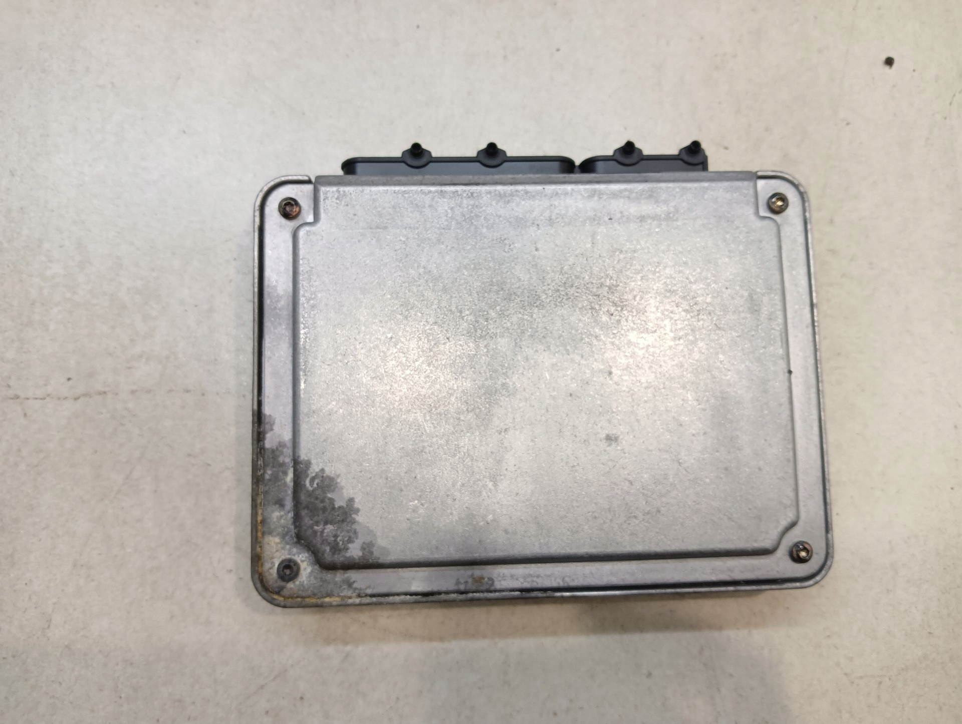 control unit of the engine NEW BEETLE 2.0 AQY 06A906018AD