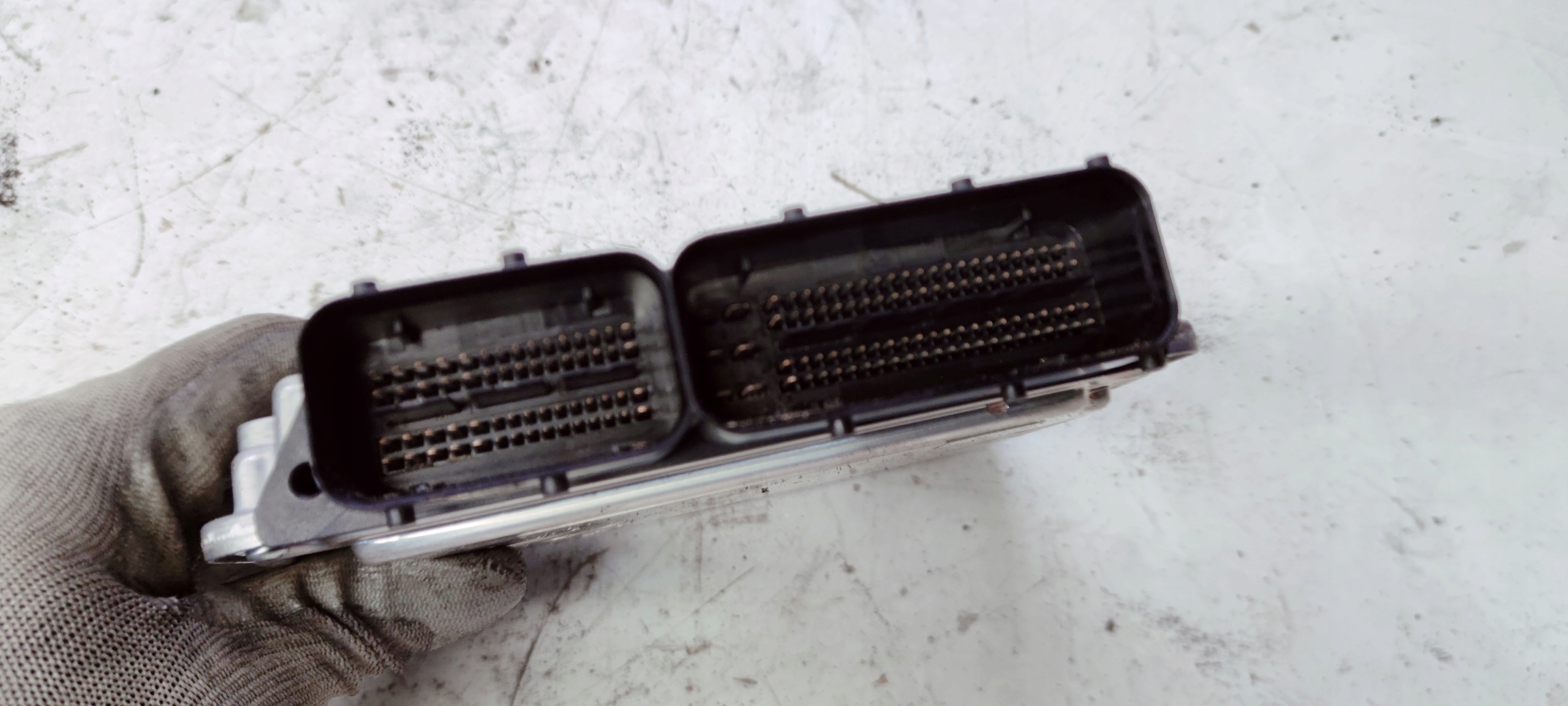 computer control unit of the engine AUDI A4 A5 03L906018AC