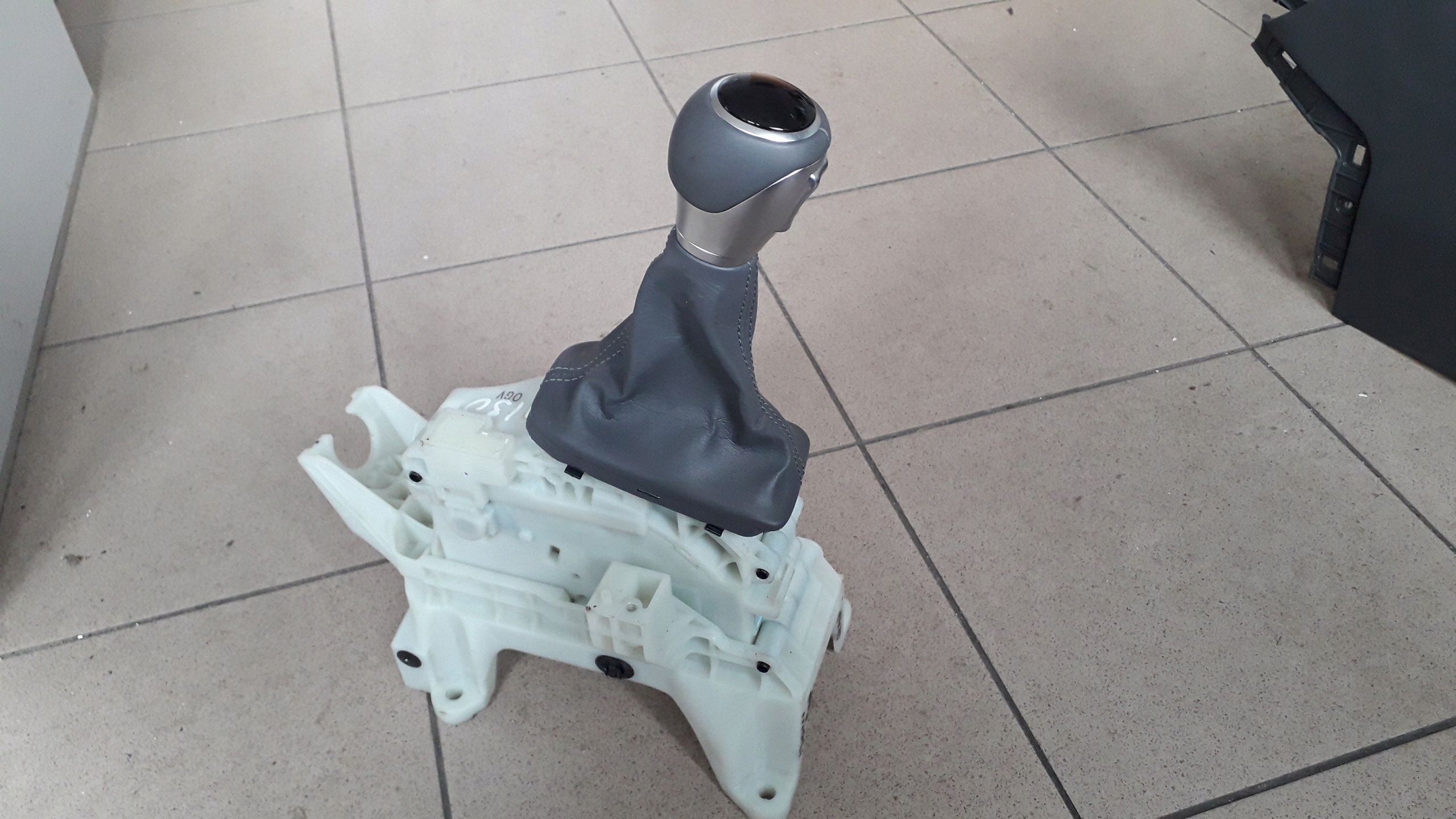 Hyundai I30 III 2017- тунель селектор панель бардачок