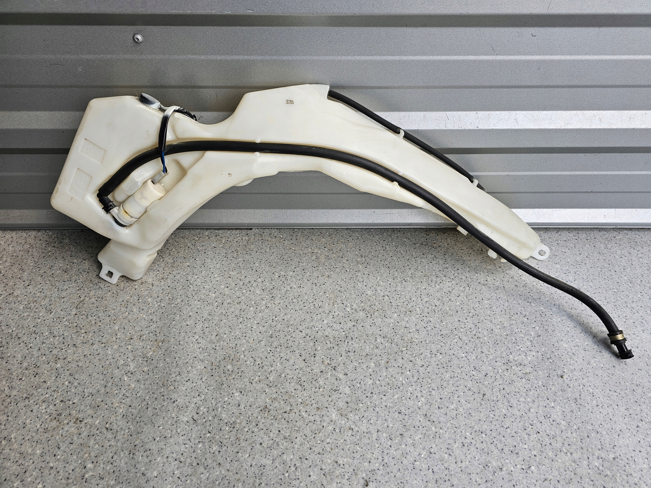 MASERATI 4200GT бачок омывателя