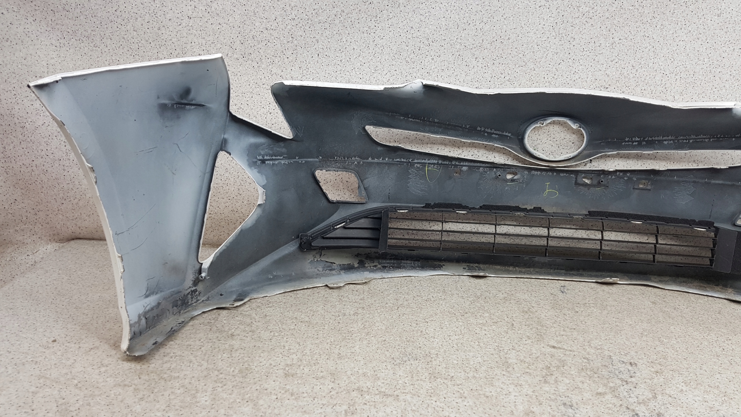 TOYOTA PRIUS IV 4 2016 - bumper front 3533