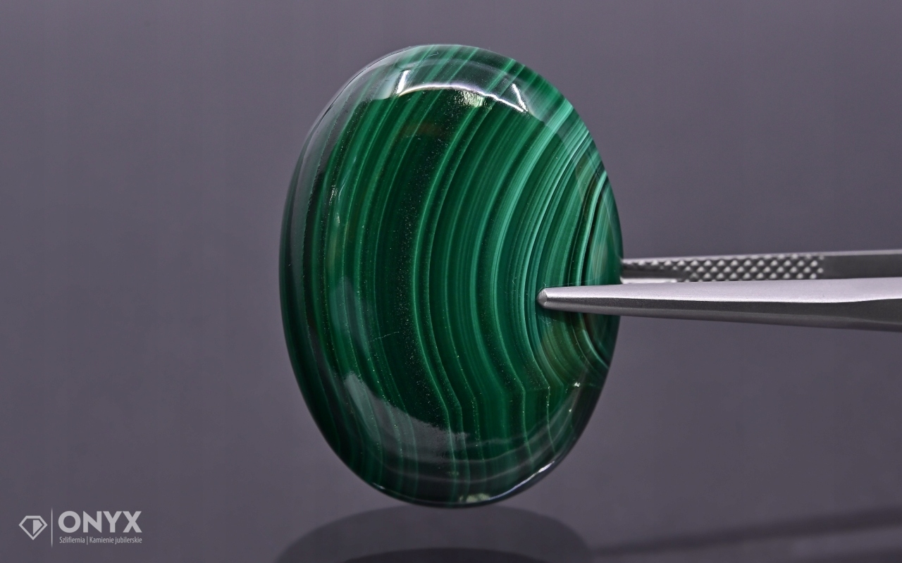 Malachit kabošon ovál 30x22 mm