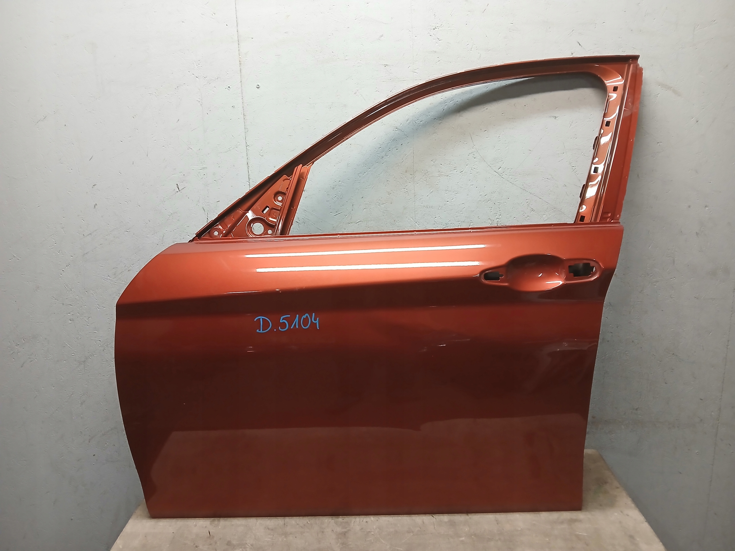 door front left BMW and 1 F20