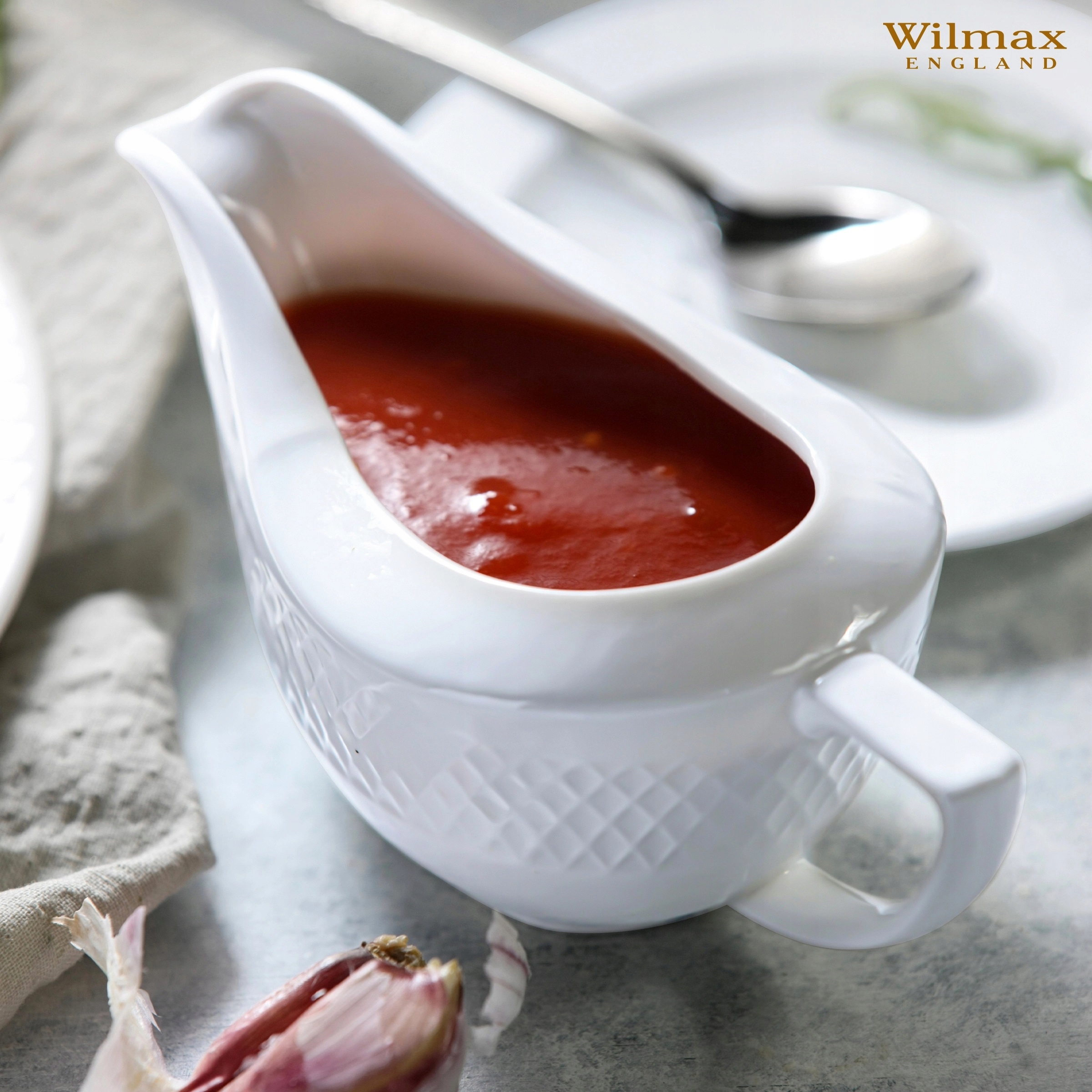 Sosjerka biala porcelanowa Wilmax z uchwytem 230 ml Marka Wilmax England