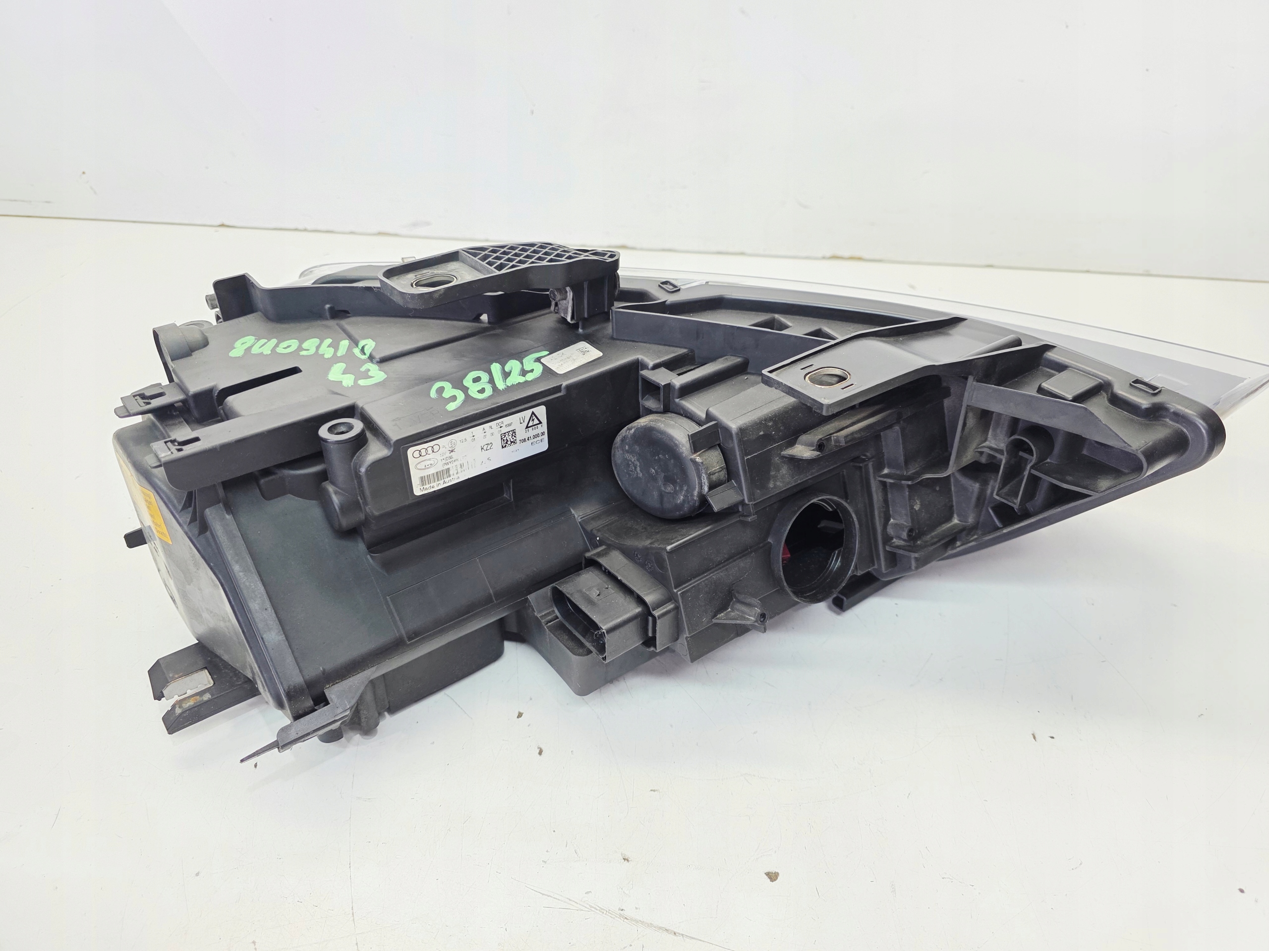 REFLEKTOR light left front BI XENON LED AUDI Q3 8U 8U0941043 EU 38/25