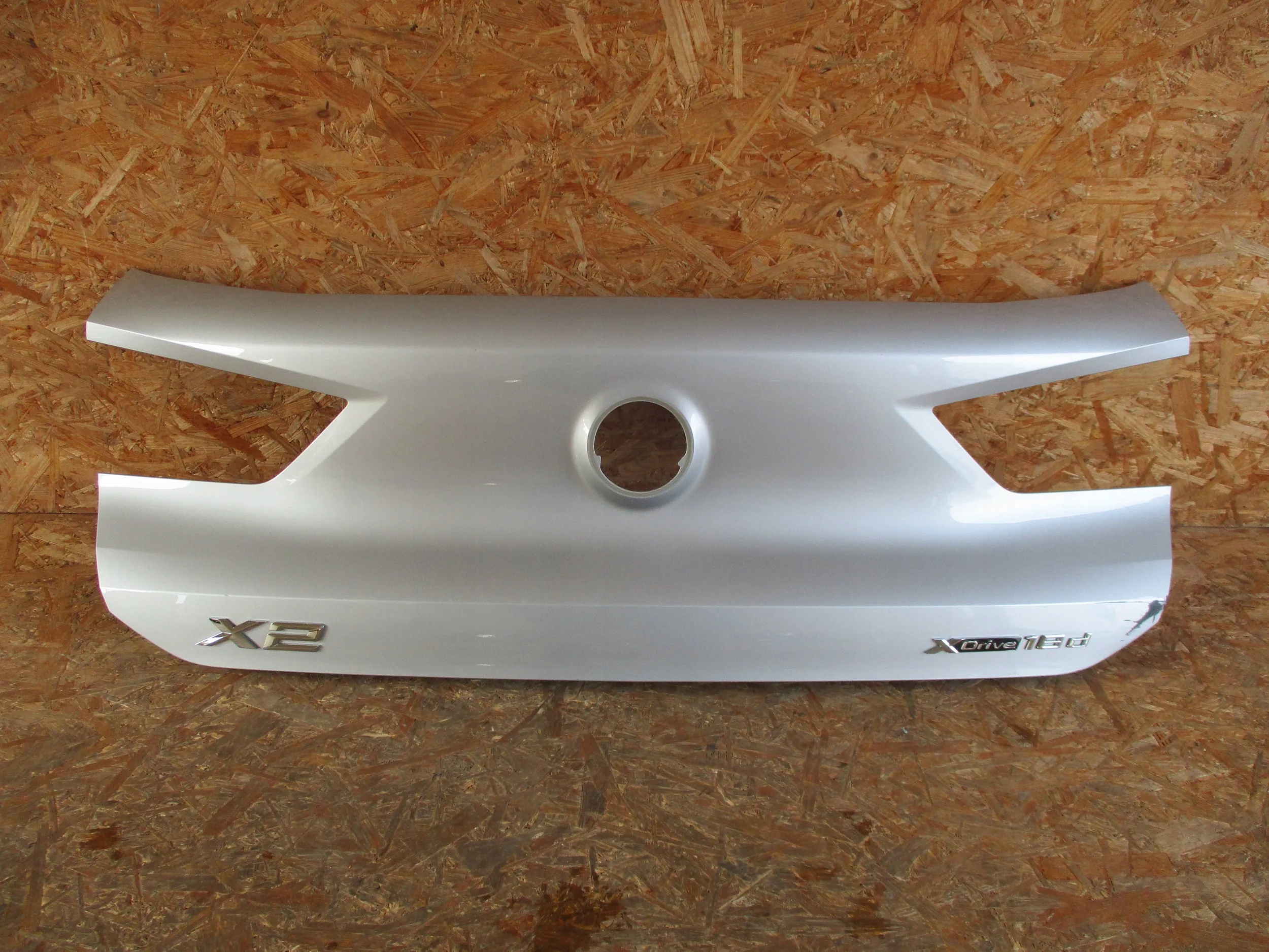COUVERTURE DU CAPOT ARRIÈRE BMW X2 F39
