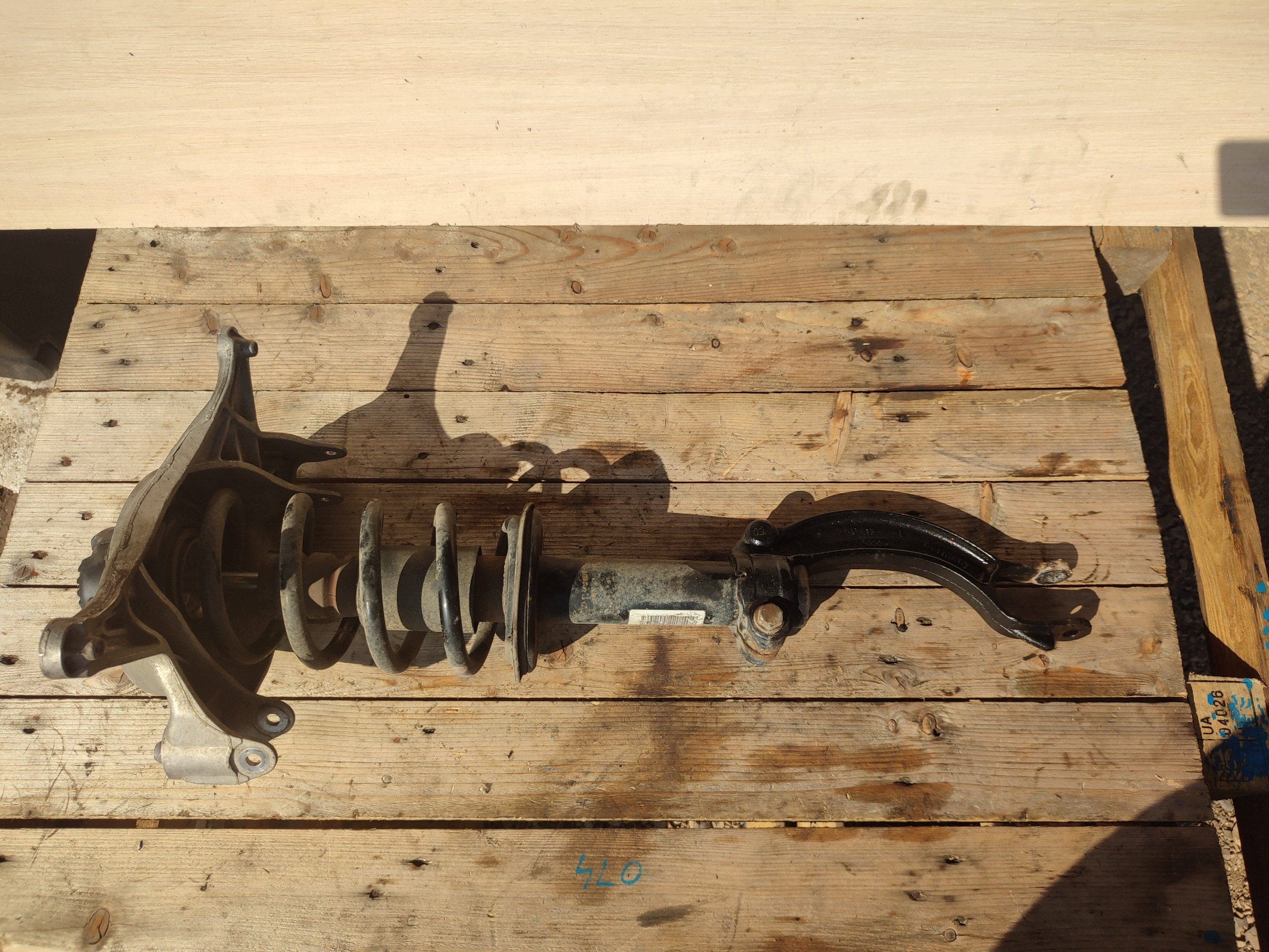 shock absorber front front 2.0 Tdi 143 KM Audi Q5 8R 8R0031M