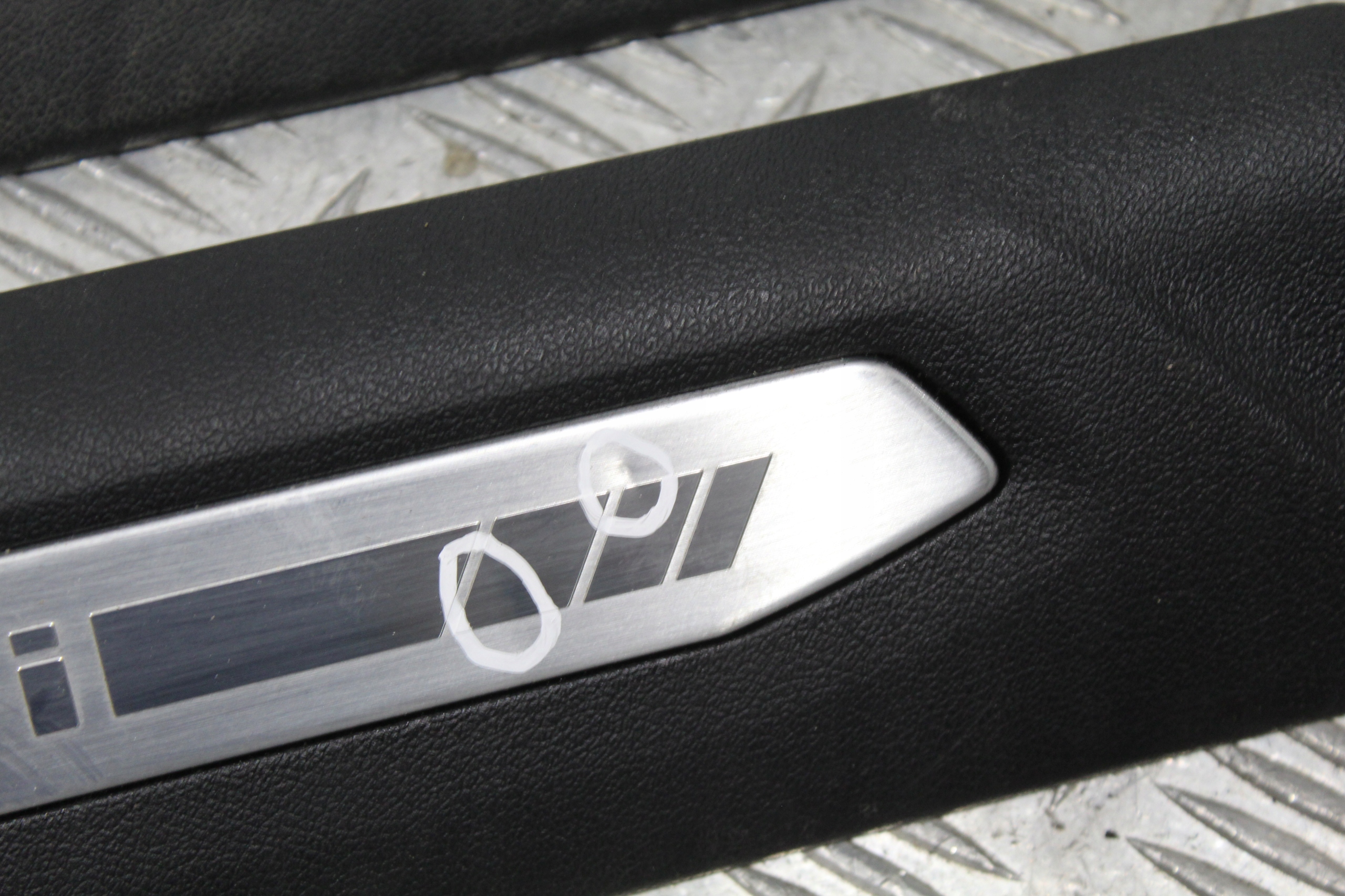 caps threshold BMW 1 M1 F40 7469183