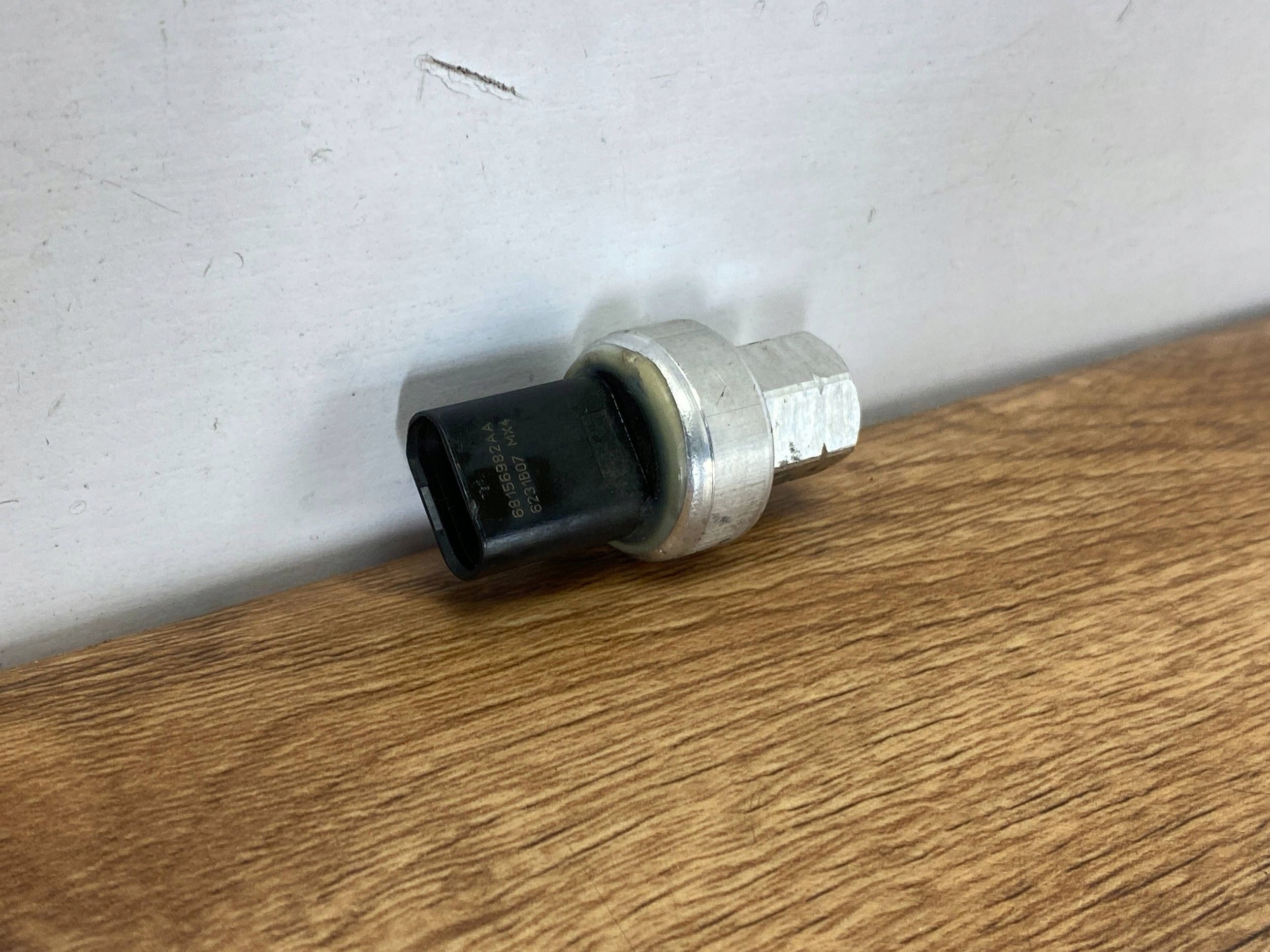 Sensor Druck klimaanlage (presostat) Dodge Charger 2015+