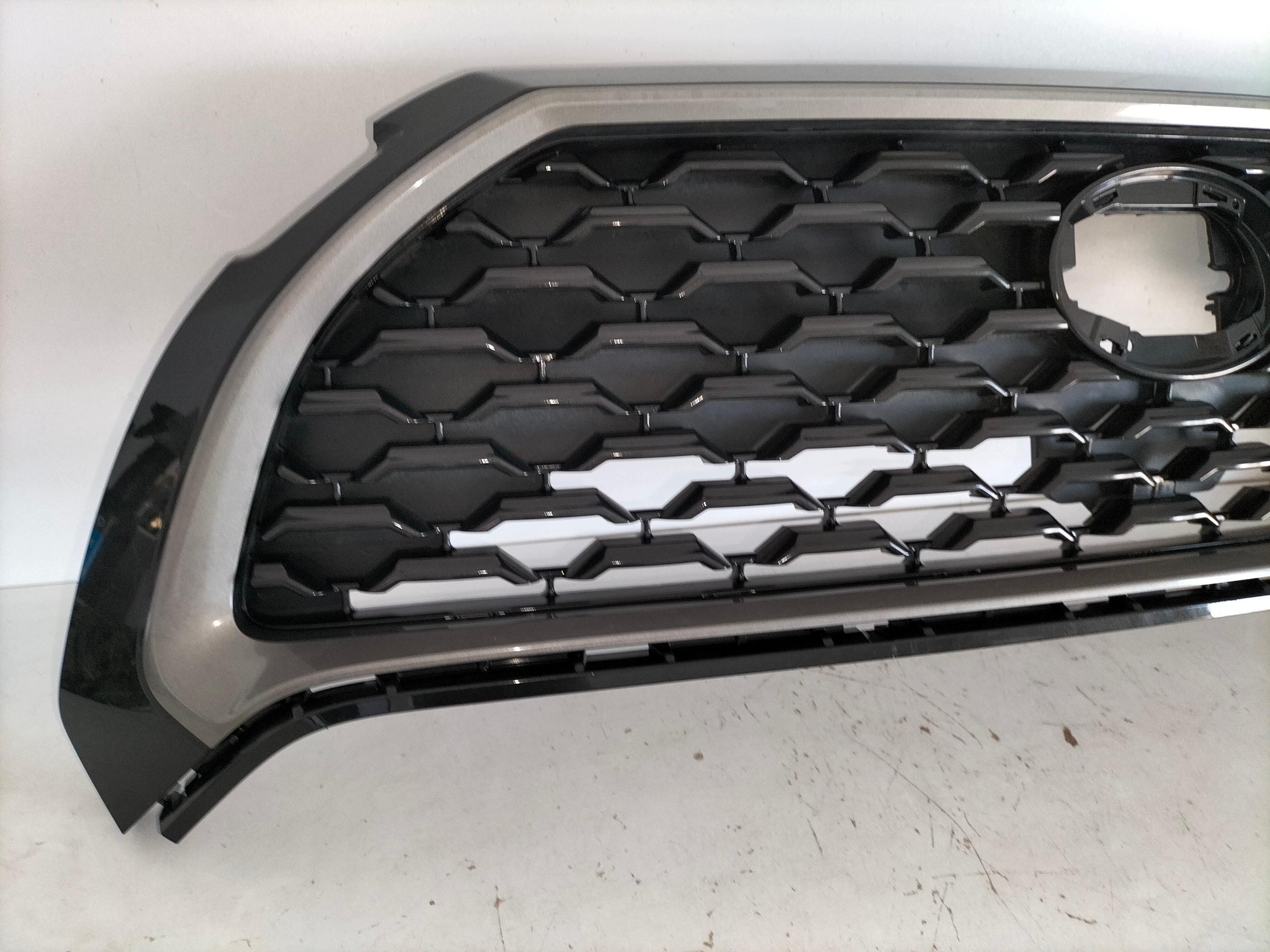grille grid grill front TOYOTA COROLLA CROSS 20