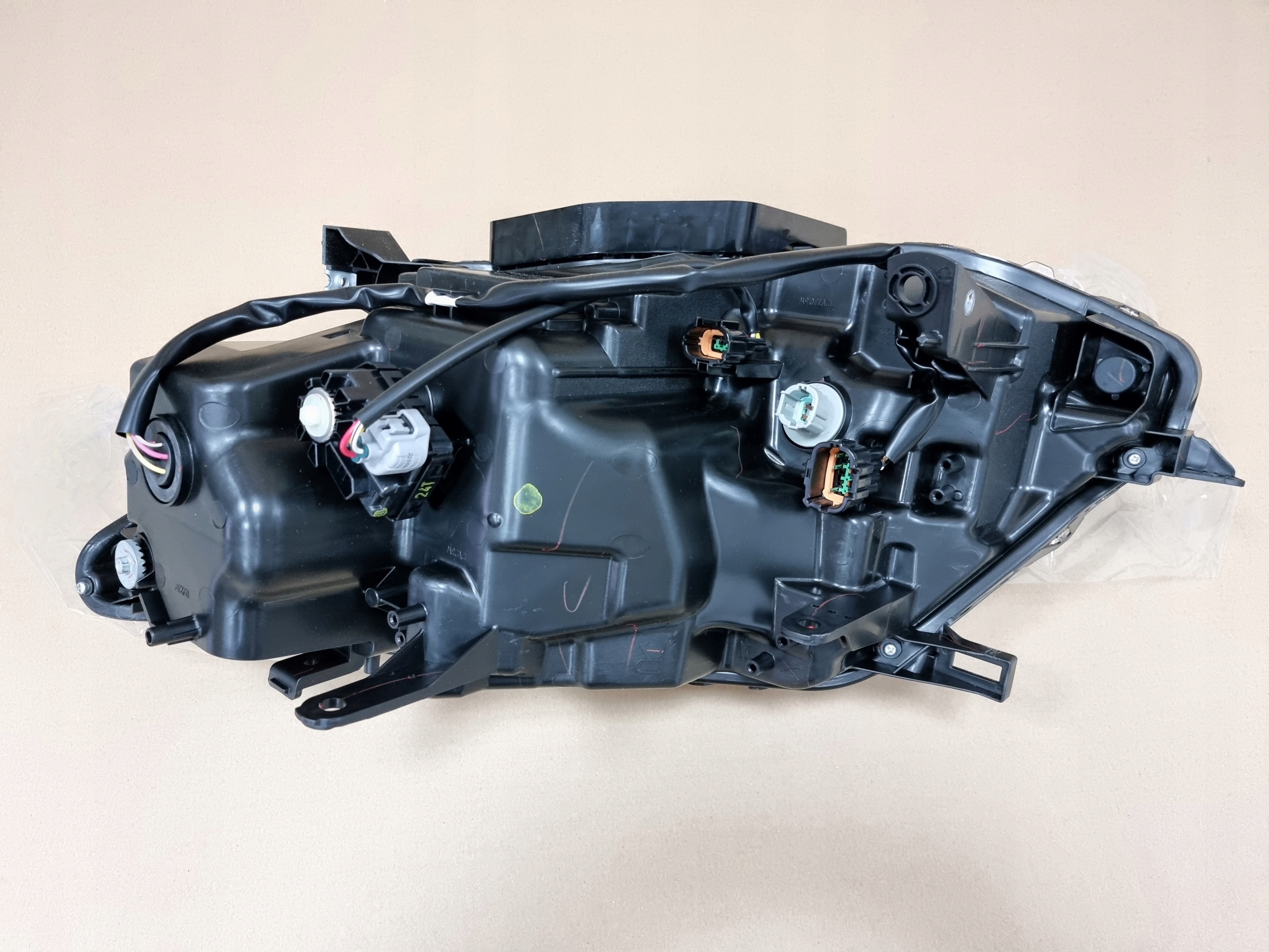 REFLEKTOR X-TRAIL 260104CC6C NOWY ORYGINALNY Strona zabudowy prawa