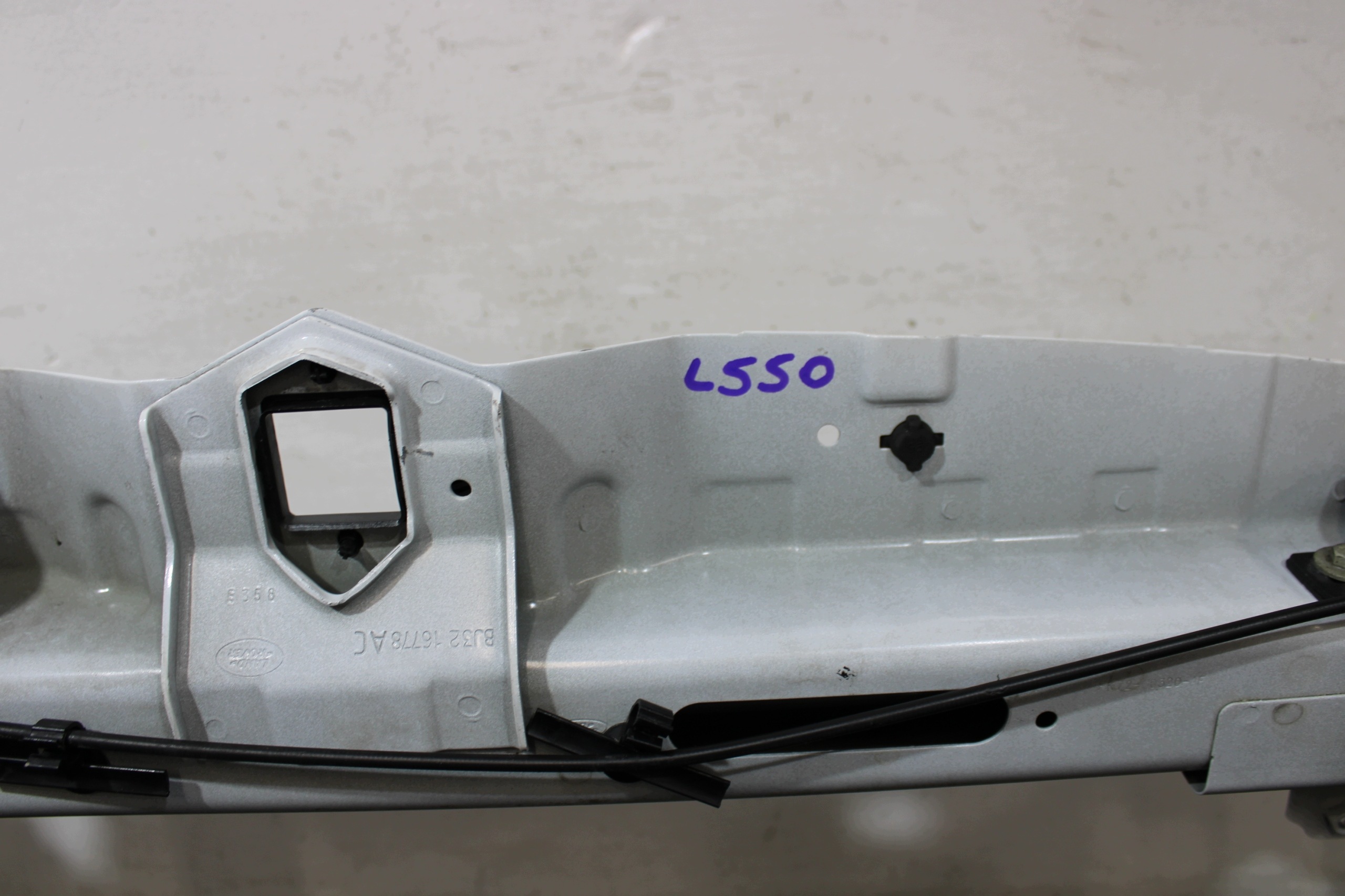 pillar wall LAND ROVER DISCOVERY SPORT L550