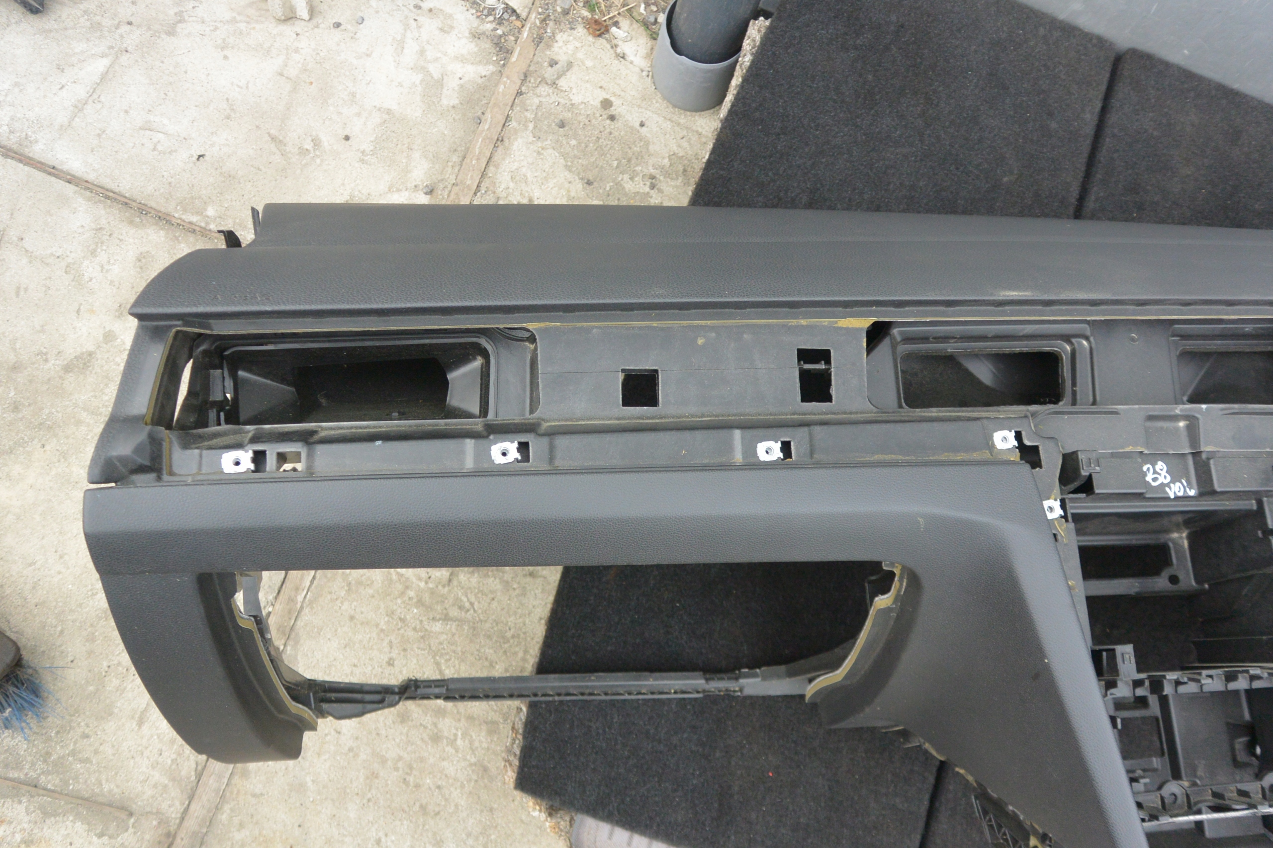 VW PASSAT B8 ARTEON dashboard instrument panel COKPIT console ANGLIK UK black RHD