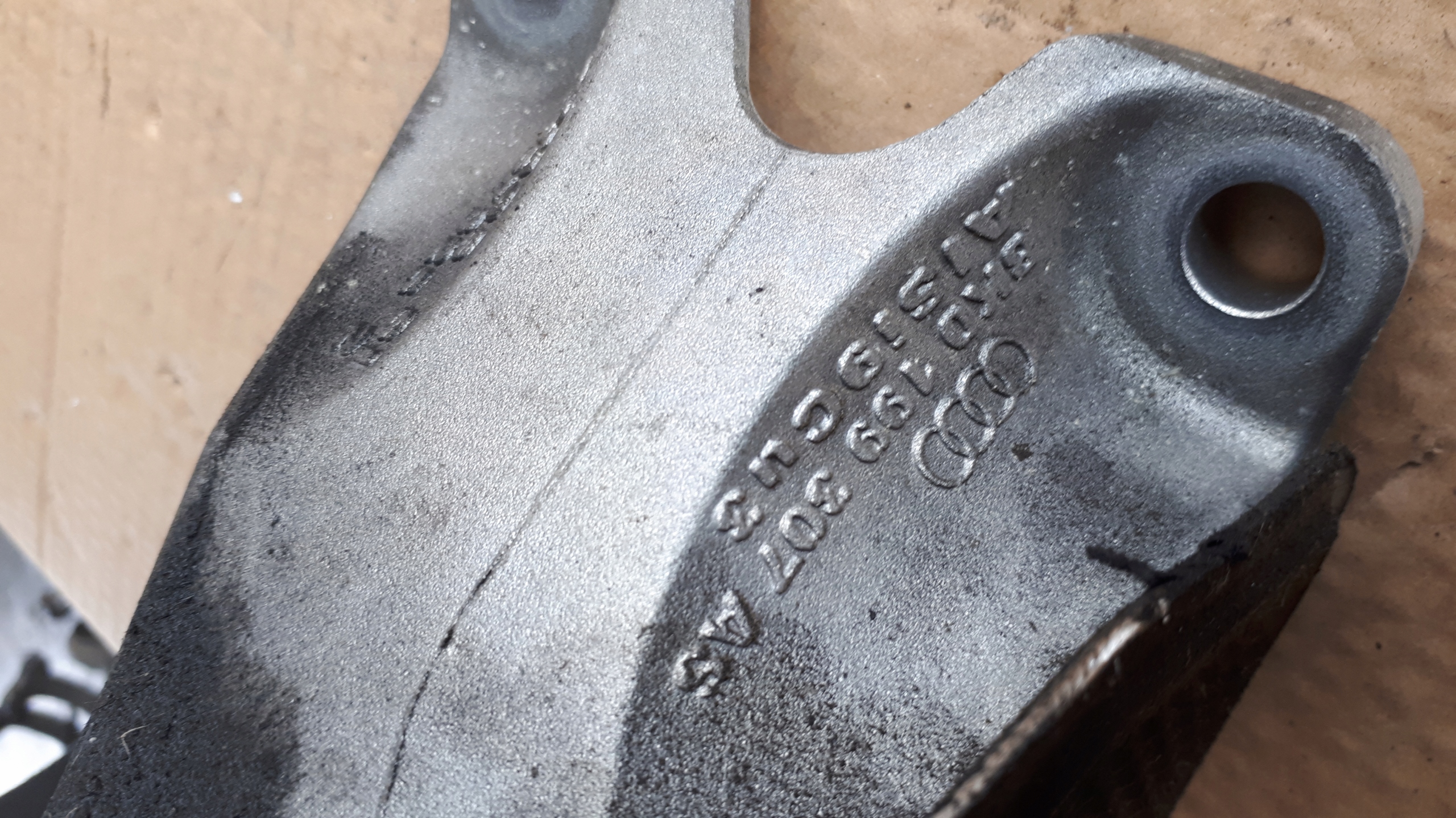 S4 B8 engine supporting mount 3.0 TFSI S5 8K0199307AS