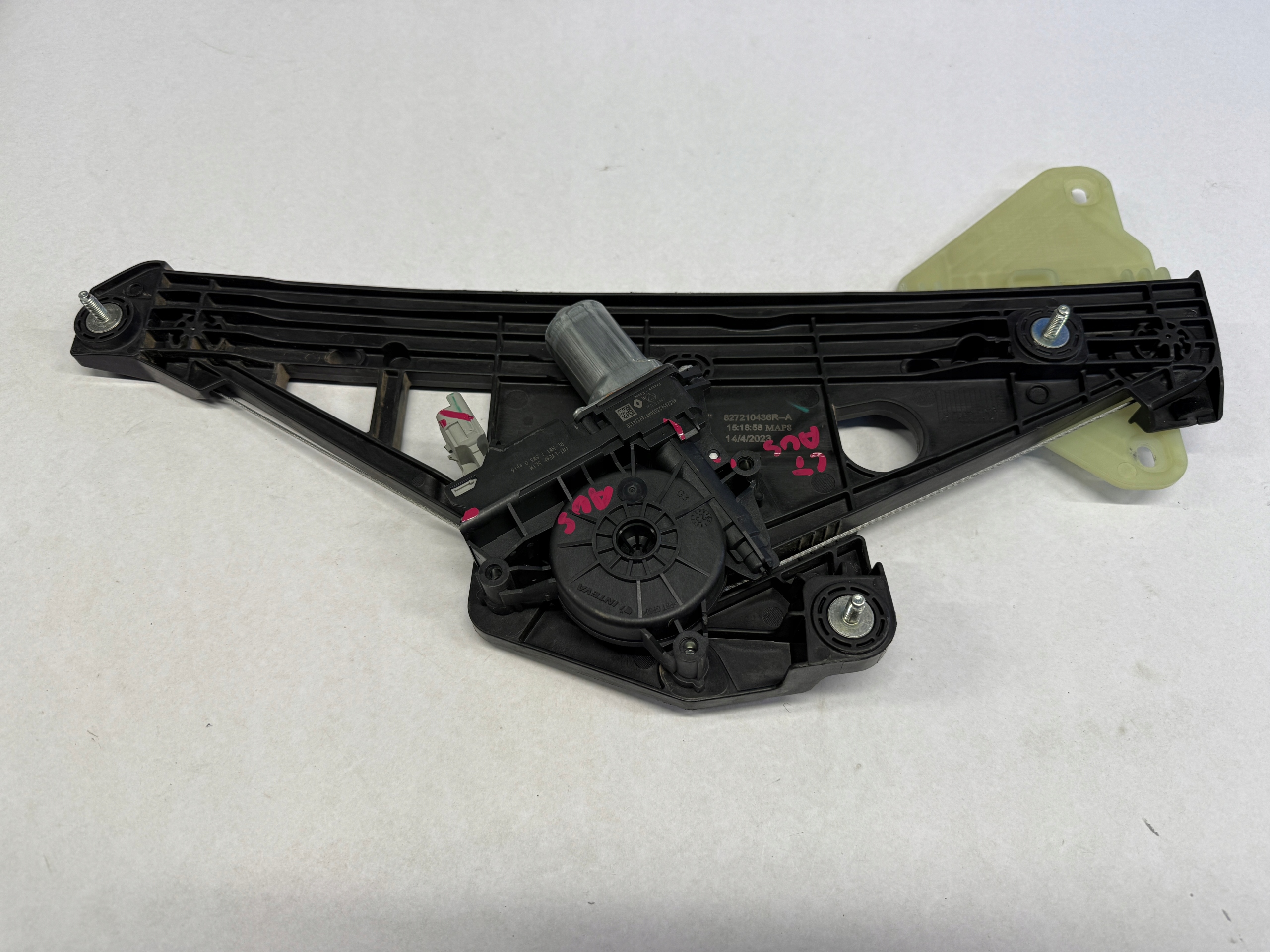 RENAULT AUSTRAL 1.2 E-TECH window regulator left rear part 827210436R