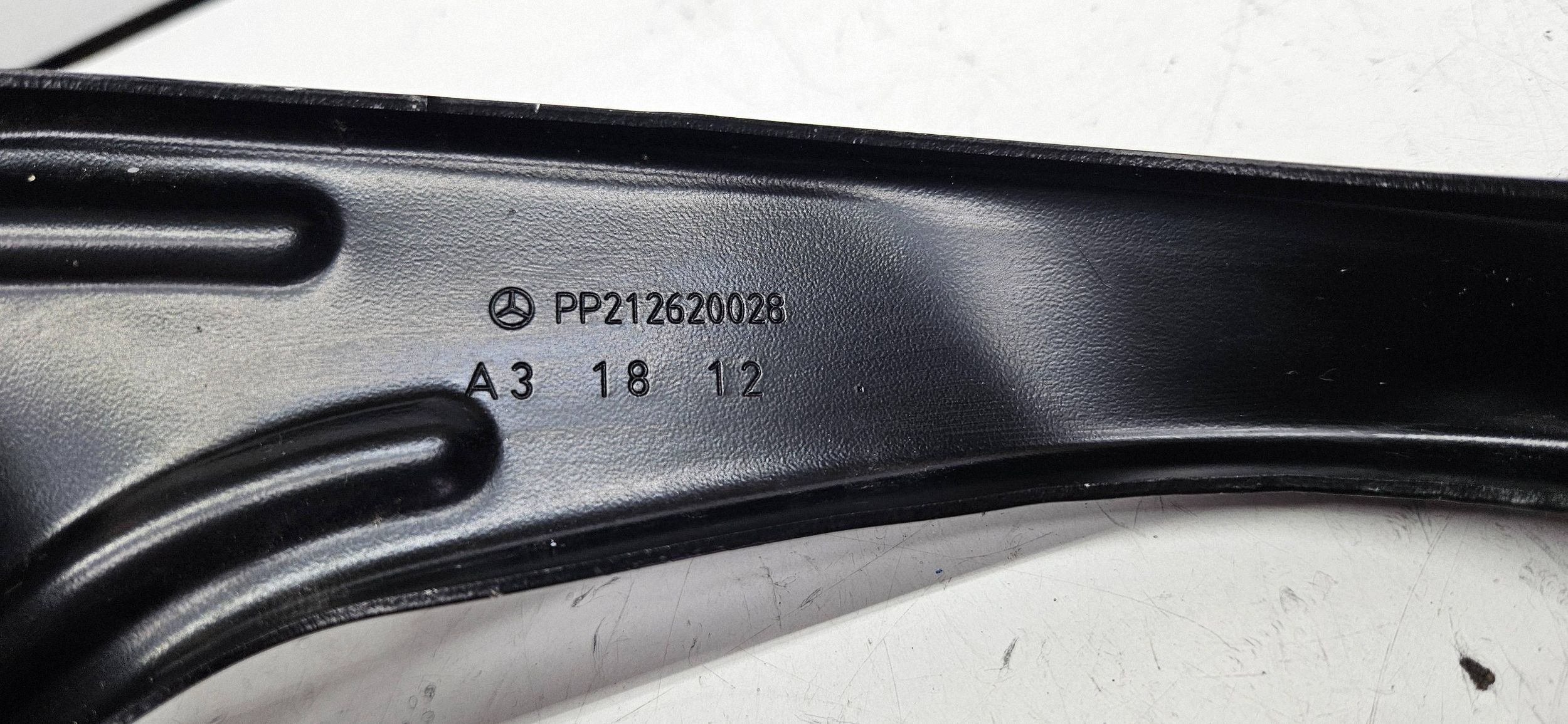Mercedes E klasa 212 support lights holder okular right 212620028