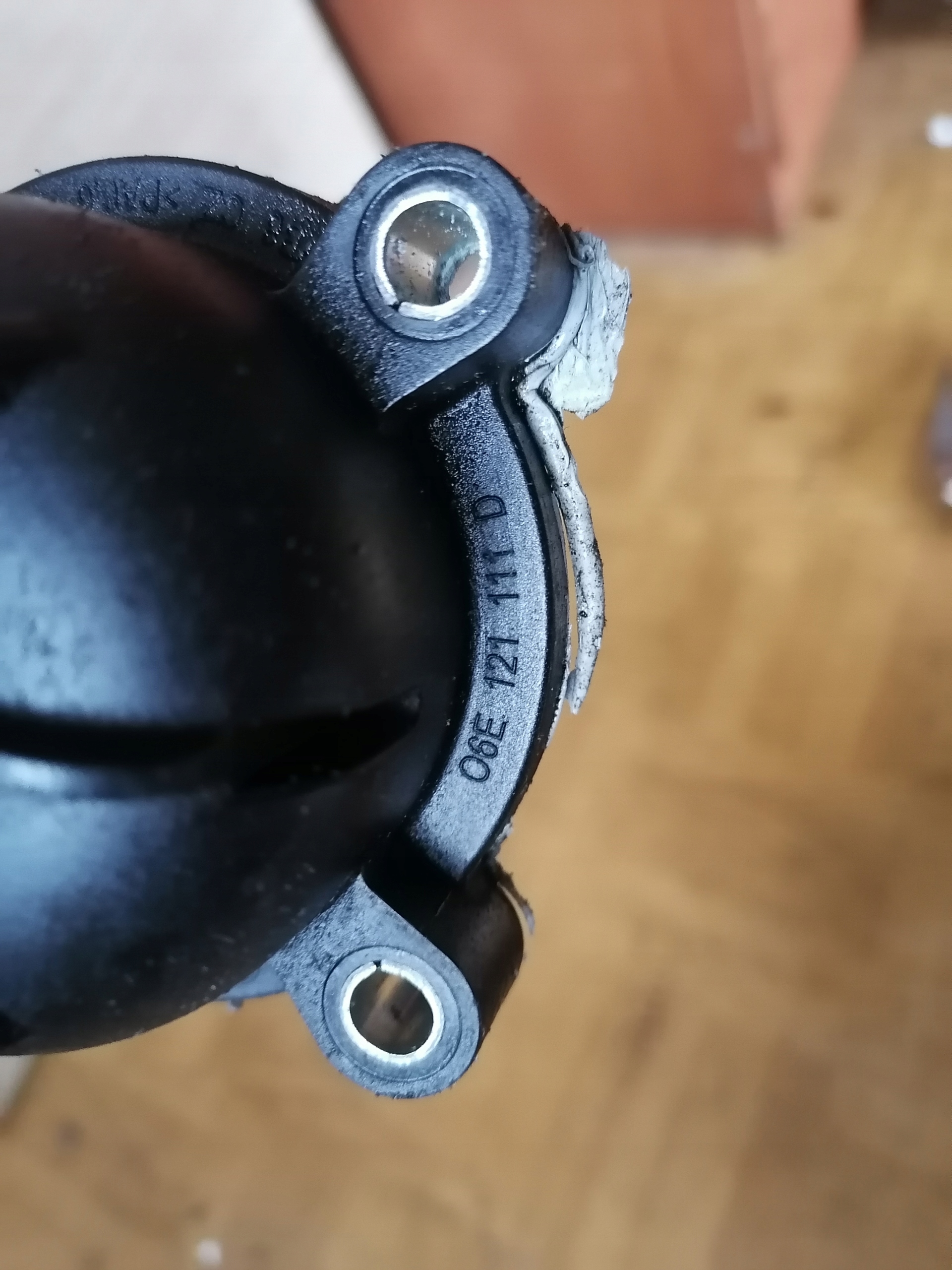 termostato OE 06E121111M 06E121111G 06E121111D