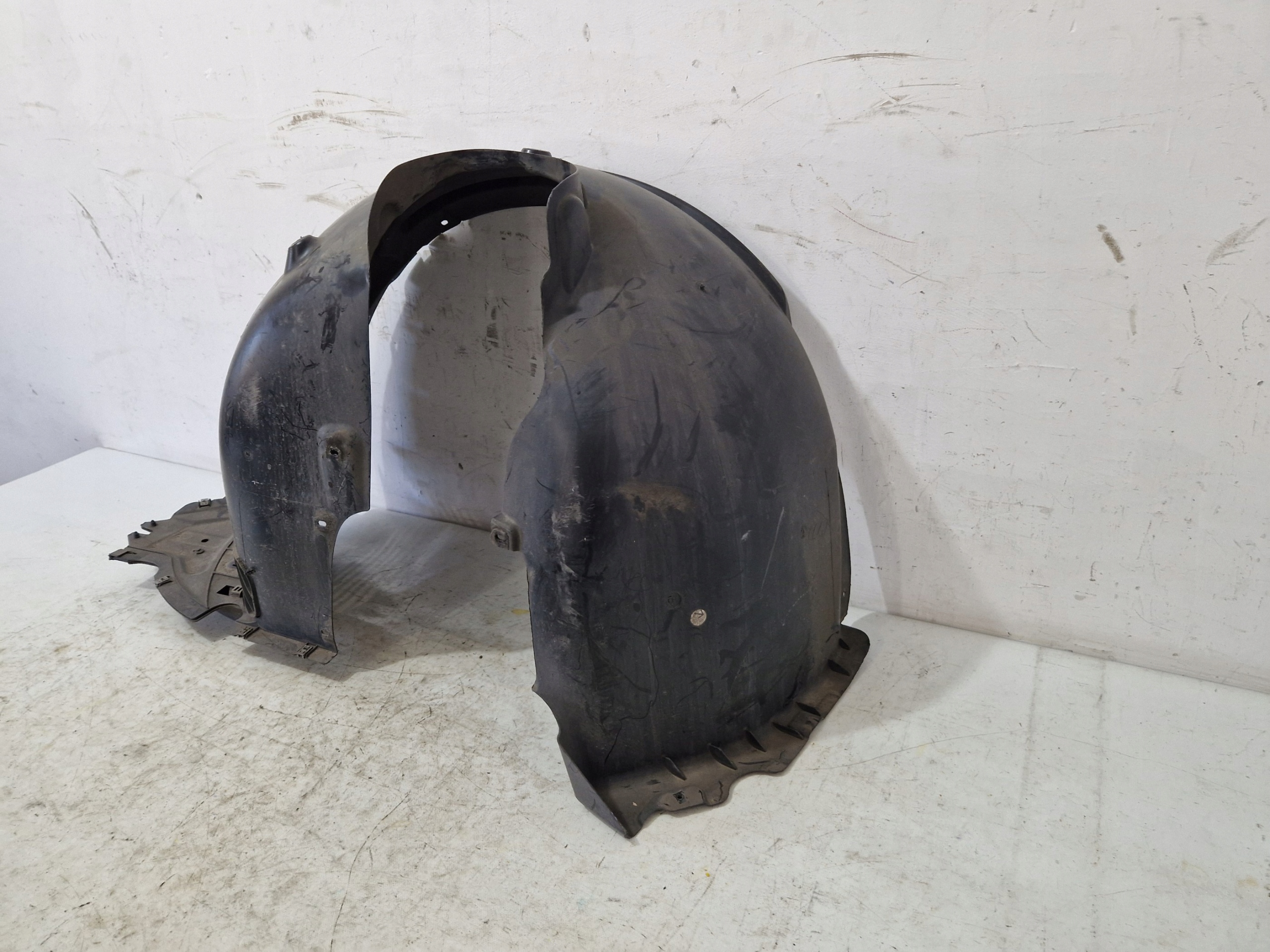 SKODA OCTAVIA IV mudguard right front 5E3809958K