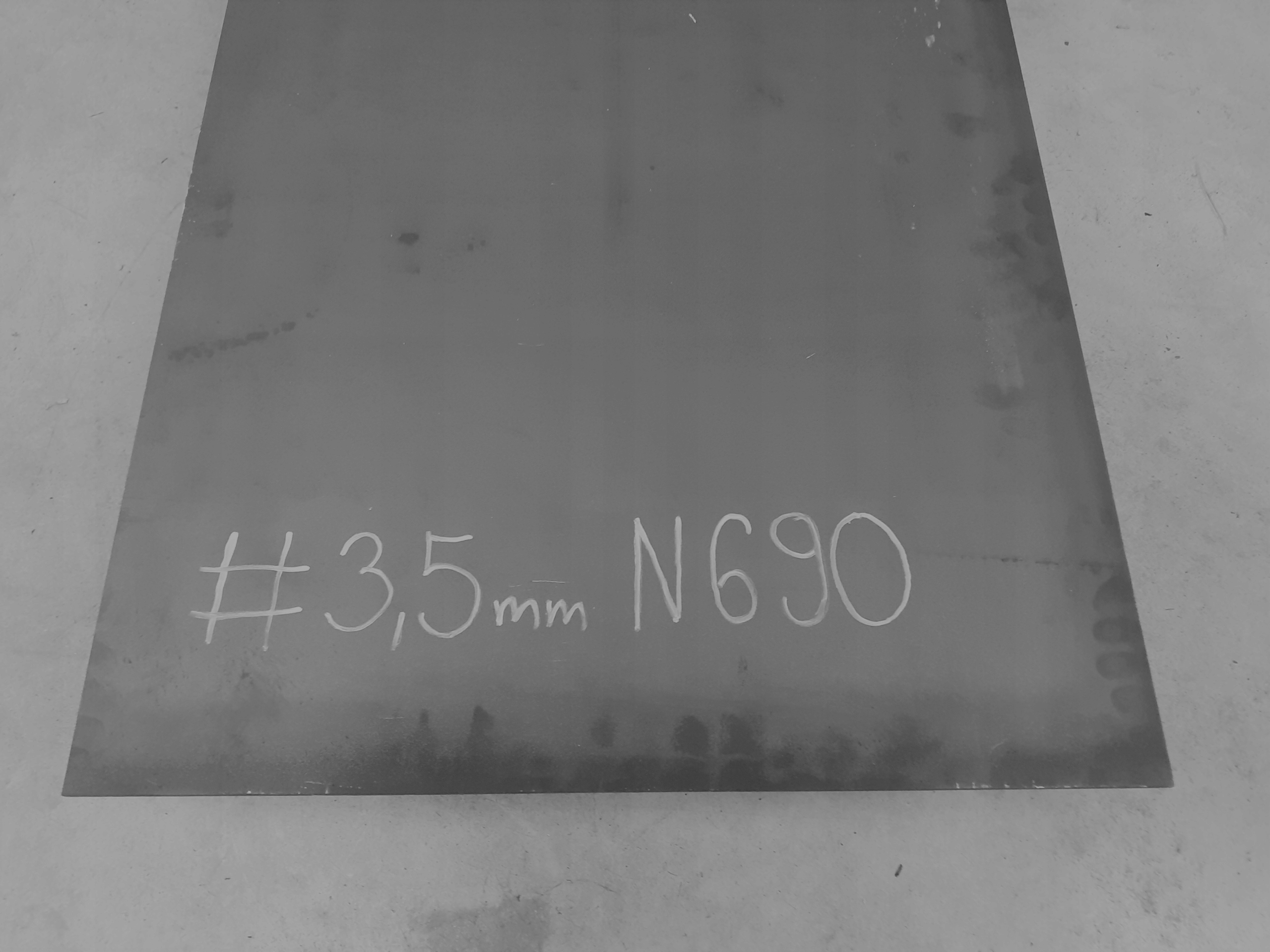 

Stal N690 1.4528, formatka #3,5x40x250 mm