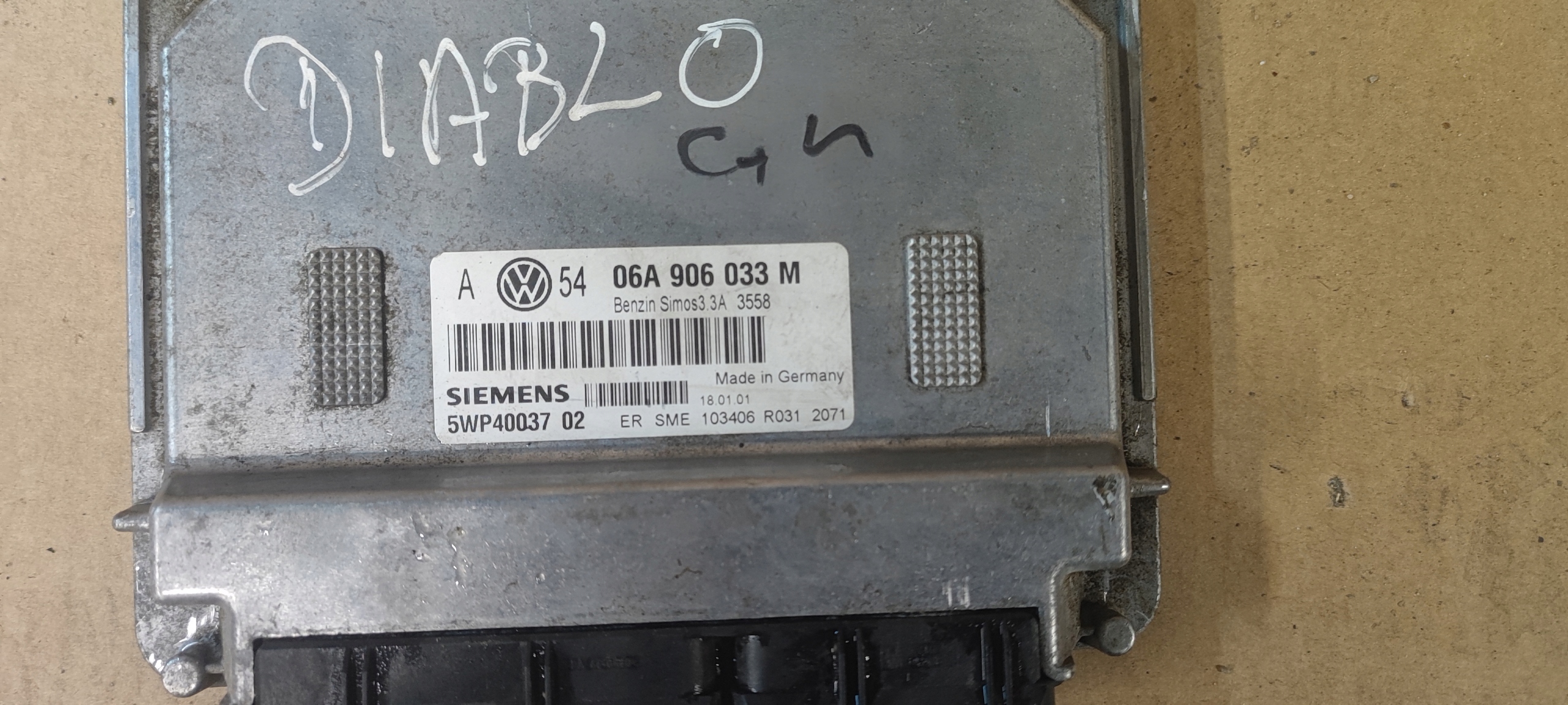 VW GOLF IV 4 BORA computer control unit of the engine 06A906033M WYLOGOWANY 1.6 SR