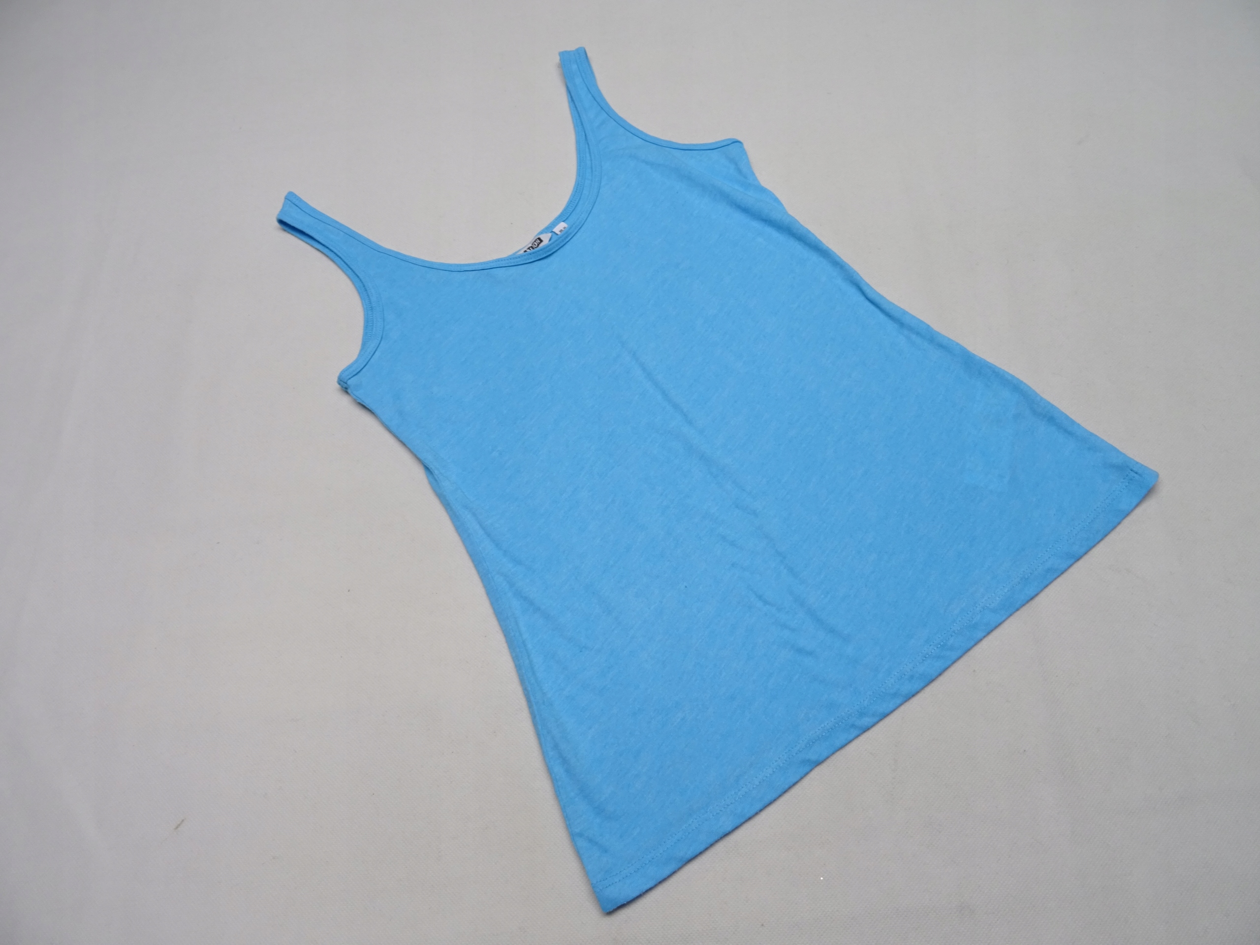 TOP NEW LOOK 10/11 LAT 140/146 Rozmiar (new) 146 (141 - 146 cm)