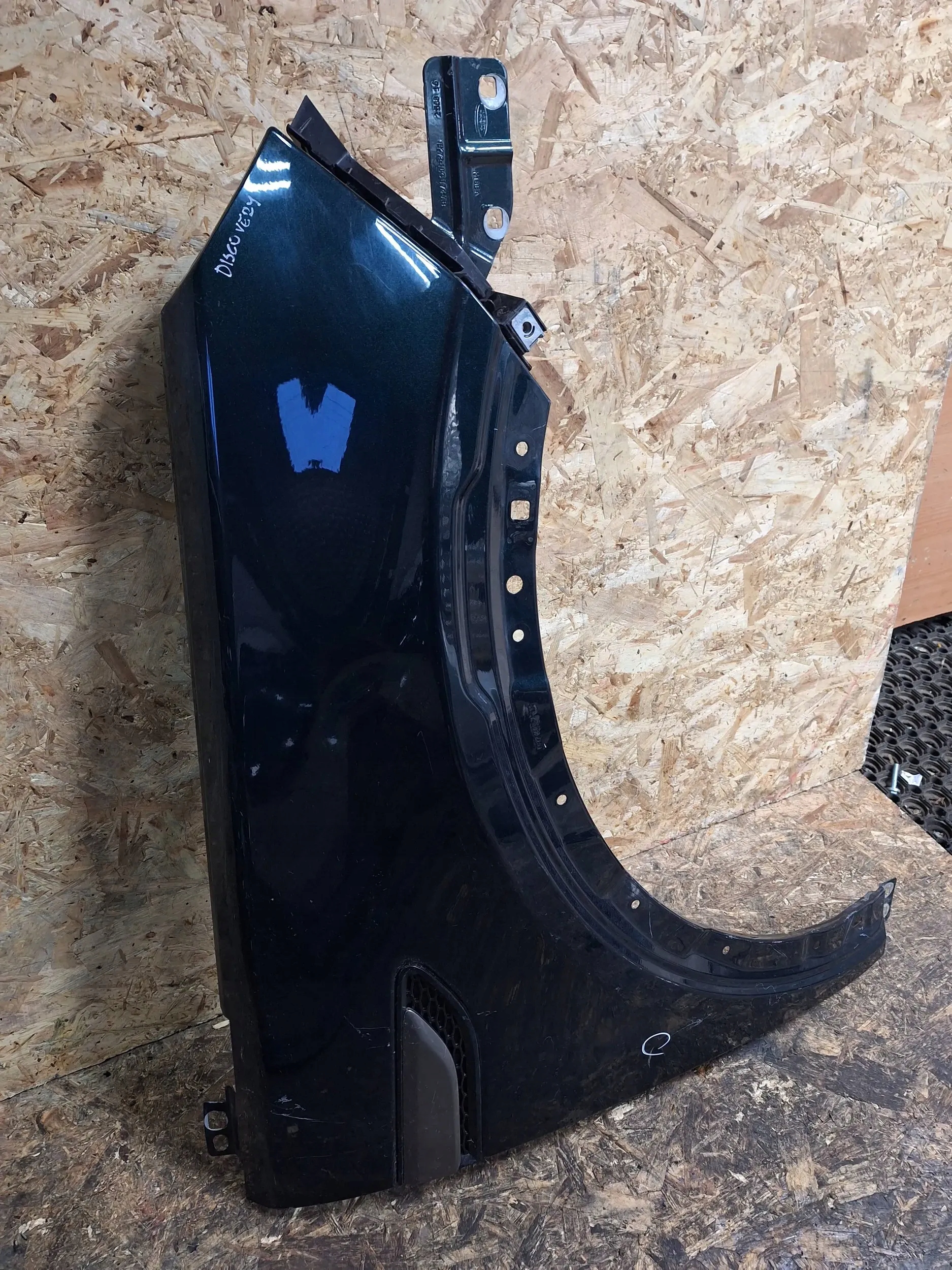 fender front right Land Rover Discovery Sport 14