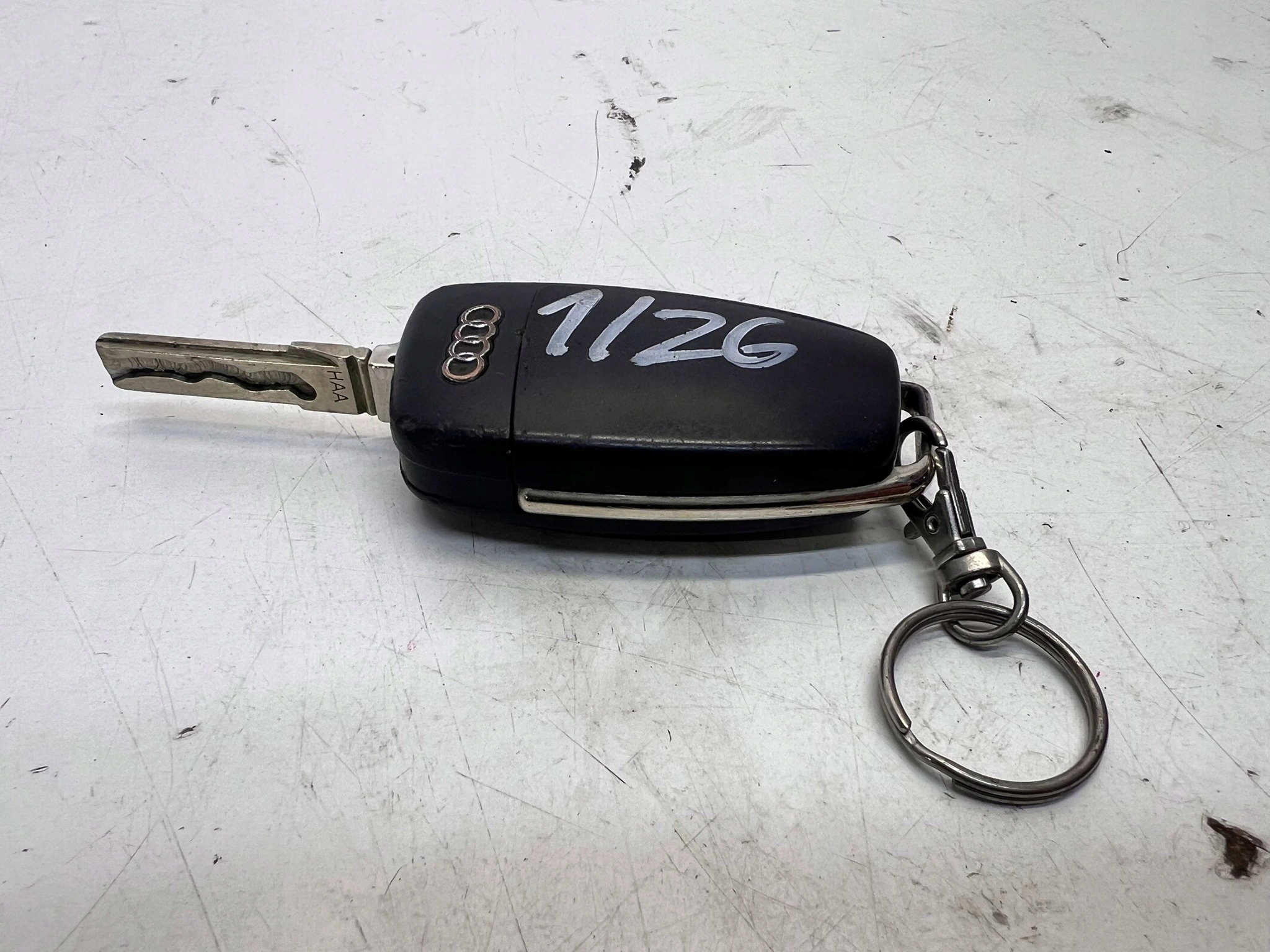 key PILOT SCYZORYK AUDI A3 8P 8P0837220D 1/26