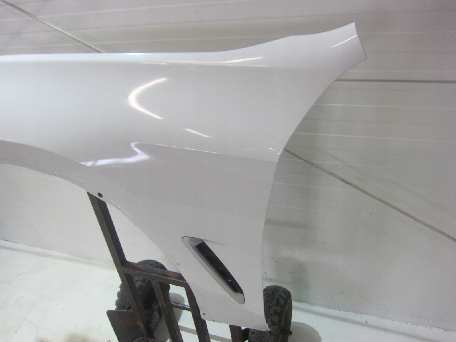 BMW X3 G01 X4 G02 BŁOTNIK LEWY PRZEDNI PRZÓD A300 ALPINWEISS 3 BIAŁY ORYGIN Strona zabudowy przód - lewa