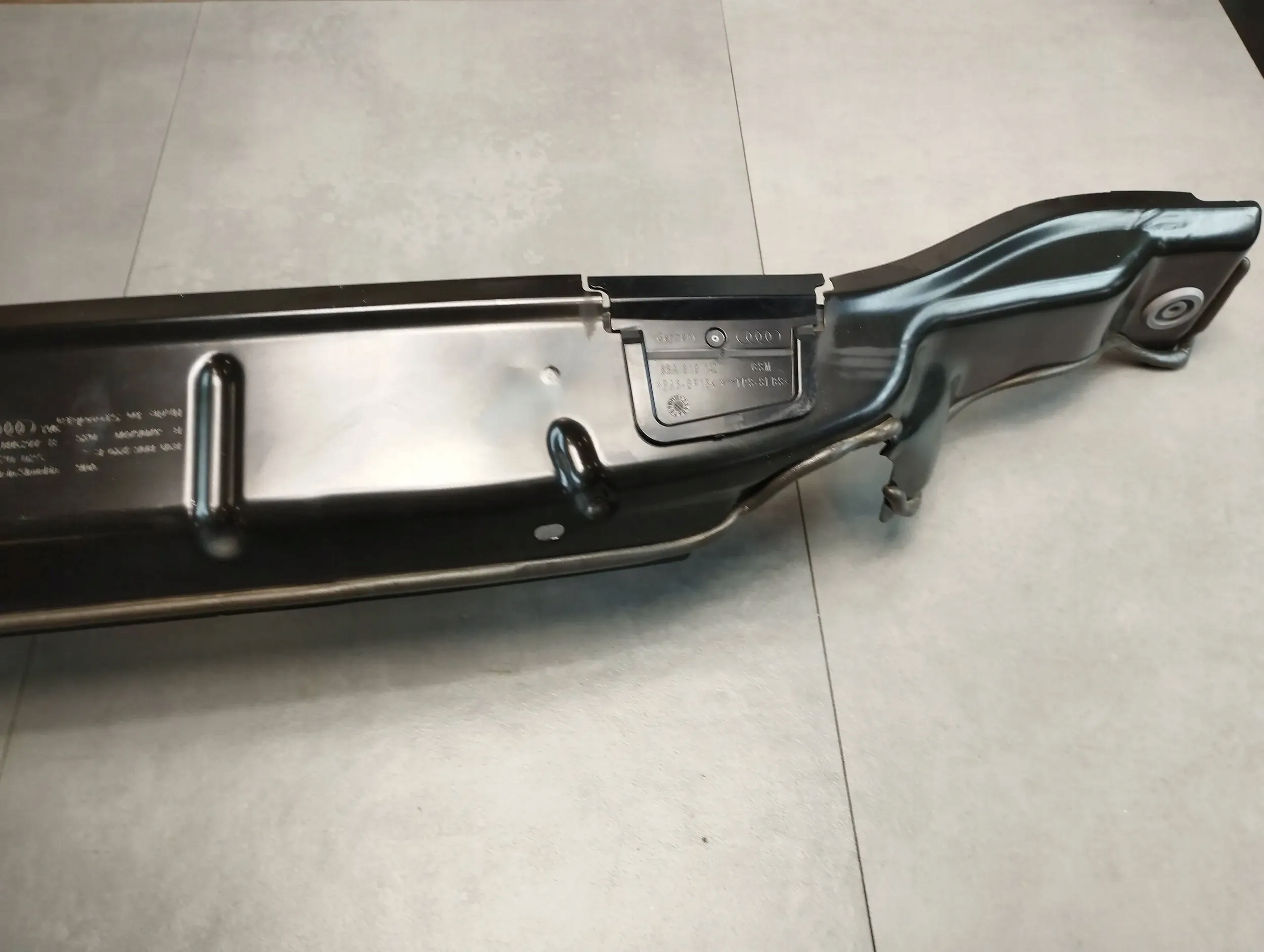 Audi Q3 F3 83A torpedo metallic 83A805277B