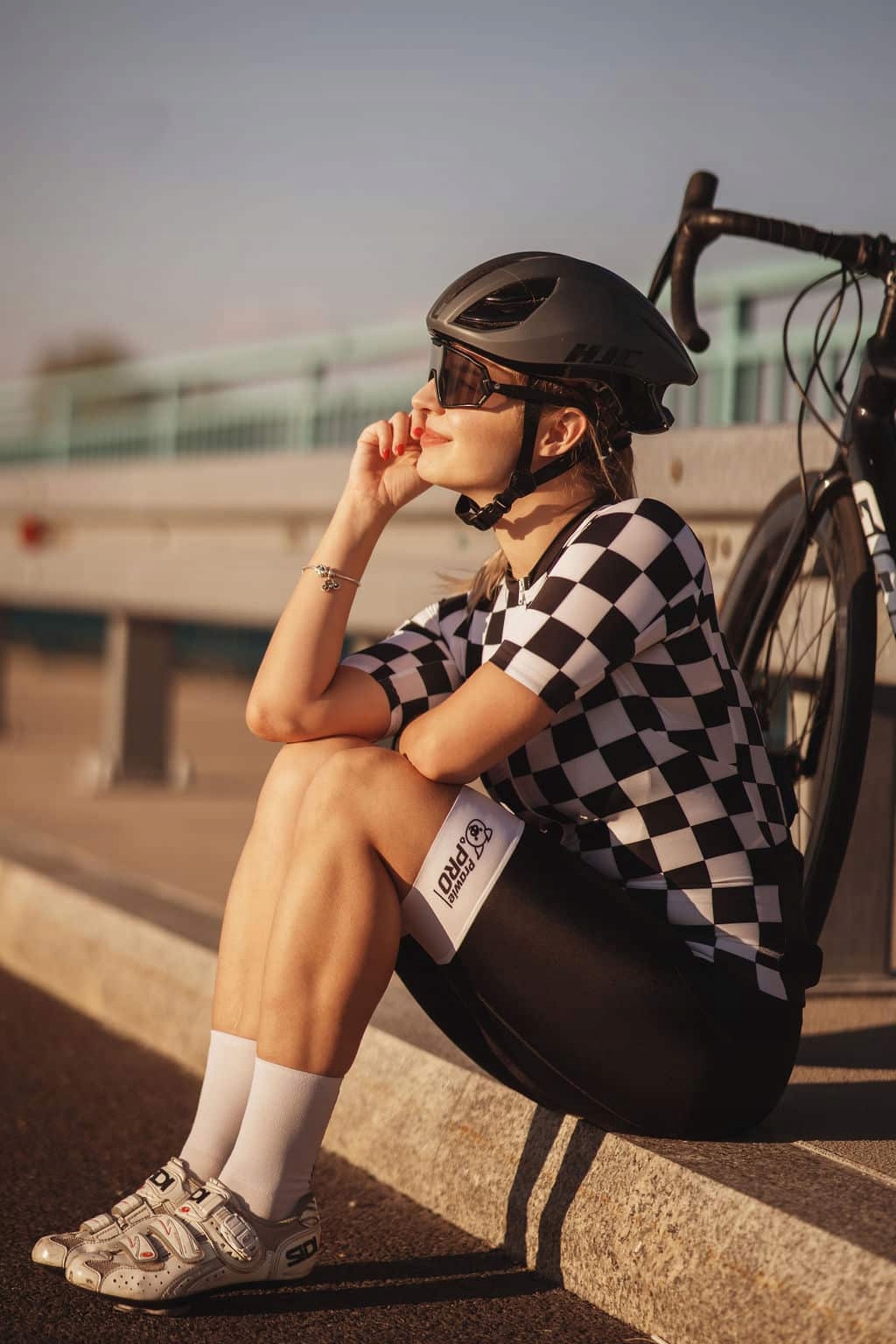 Koszulka kolarska damska Prawie.PRO 350W. Race Kolor dodatkowy czarny