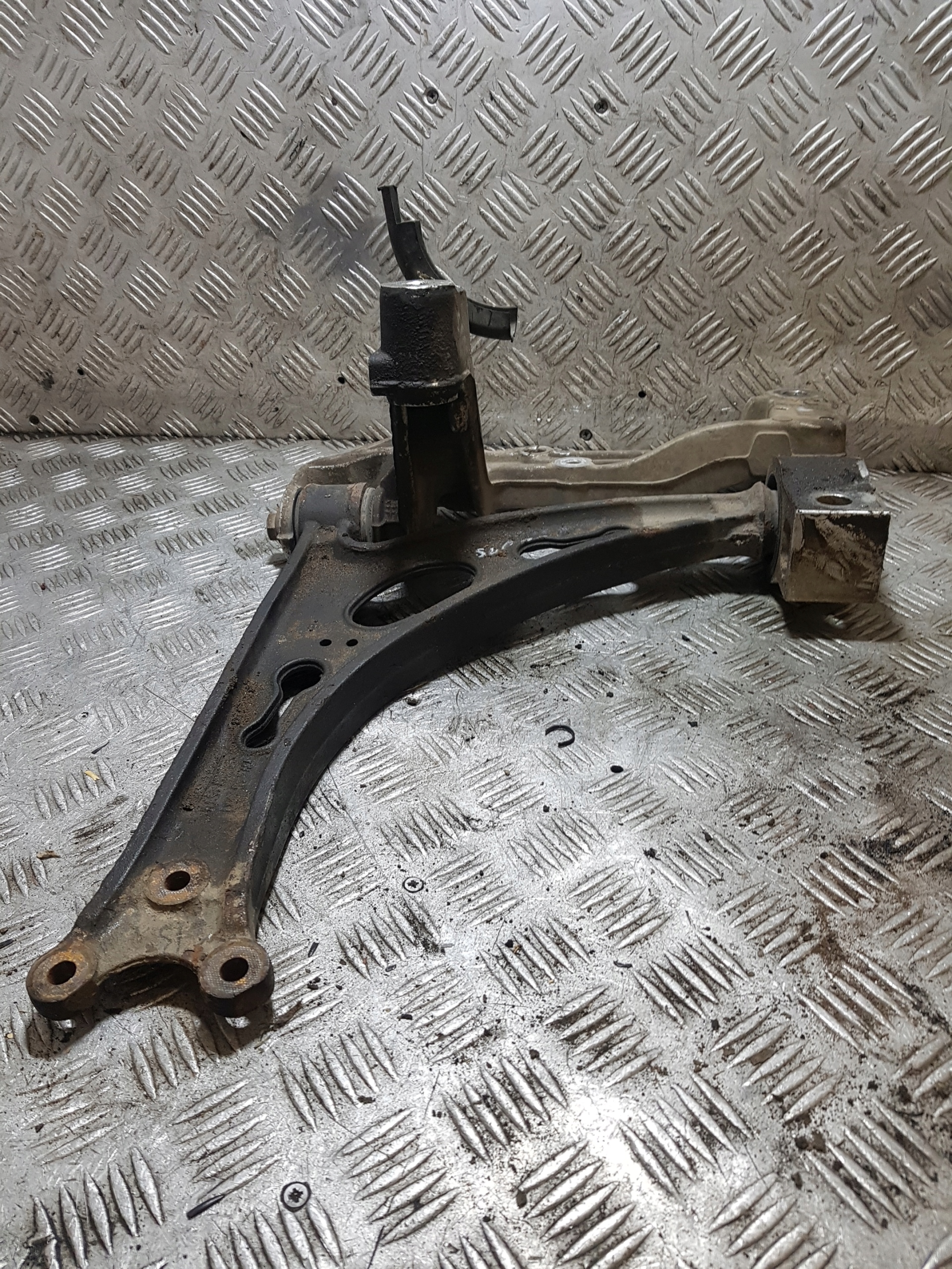 arm left front lower SKODA SUPERB 2 1K0407153A