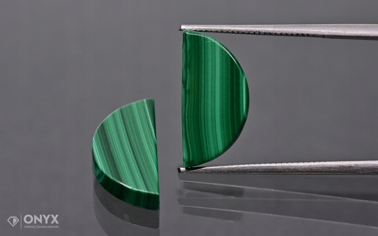 Malachit mělký Para půlkruh 15,5x7,5 mm