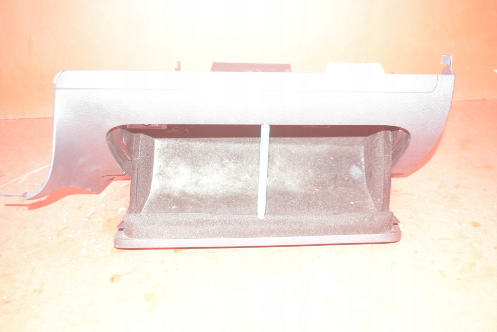 бардачок пассажира европа 1K1857290 vw Golf 5 V 03-09
