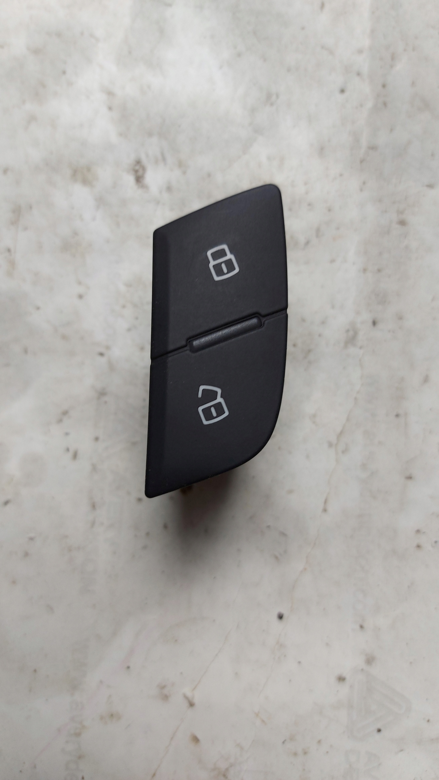 switch of a lock central left button blocking door AUDI A7 4G OE EU